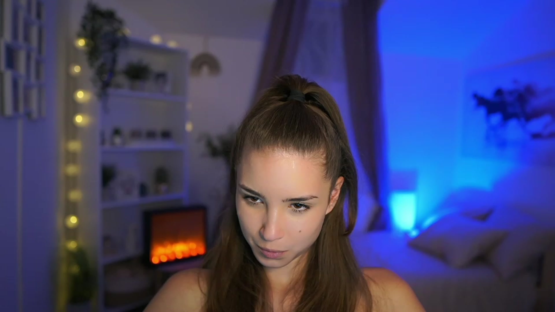 Gallery image thumbnail from Shy_jane's myfreecams stream on, 10/15/2023, 16:02 image 3 of 20