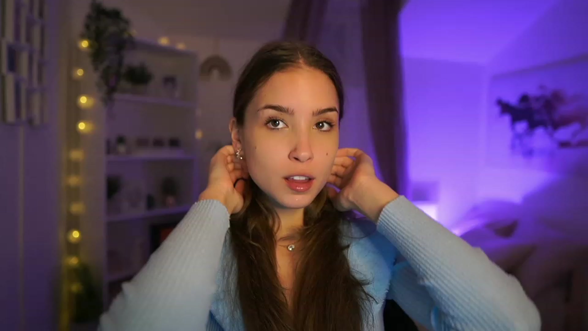 Gallery image thumbnail from Shy_jane's myfreecams stream on, 10/17/2023, 14:37 image 4 of 20