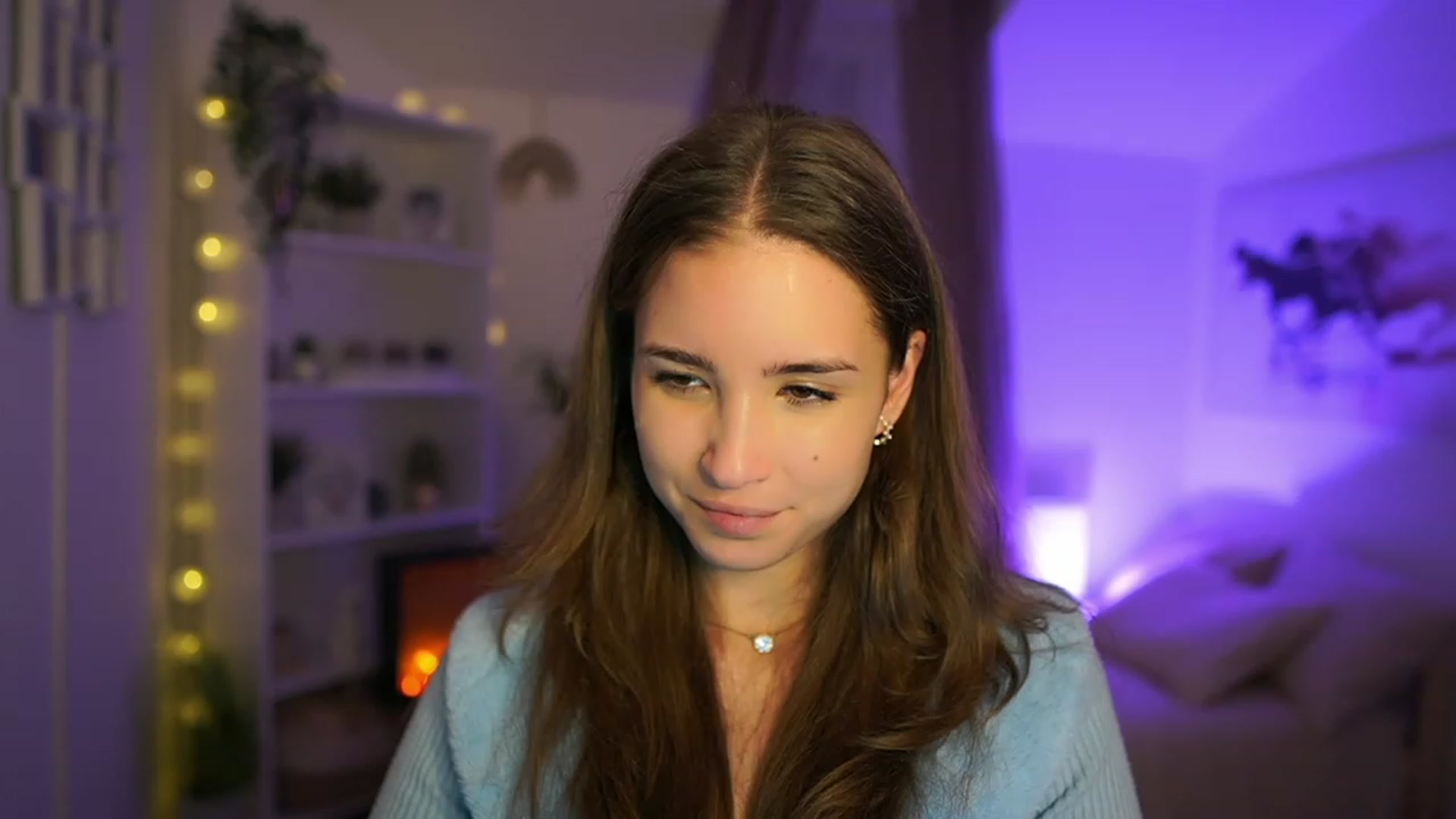 Gallery image thumbnail from Shy_jane's myfreecams stream on, 10/17/2023, 14:37 image 14 of 20