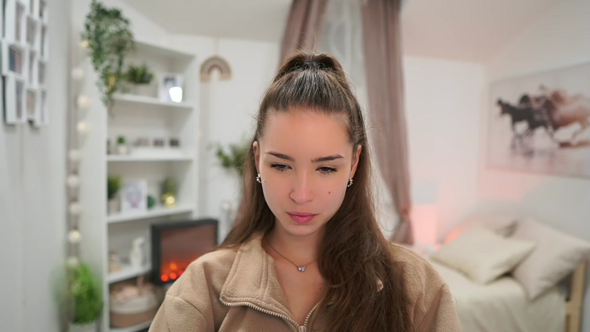 Gallery image thumbnail from Shy_jane's myfreecams stream on, 10/19/2023, 08:57 image 1 of 20