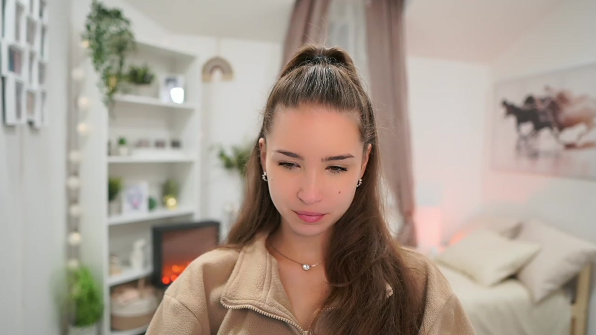 Gallery image thumbnail from Shy_jane's myfreecams stream on, 10/19/2023, 08:57 image 4 of 20