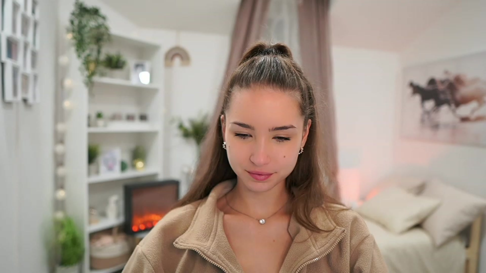 Gallery image thumbnail from Shy_jane's myfreecams stream on, 10/19/2023, 08:57 image 11 of 20