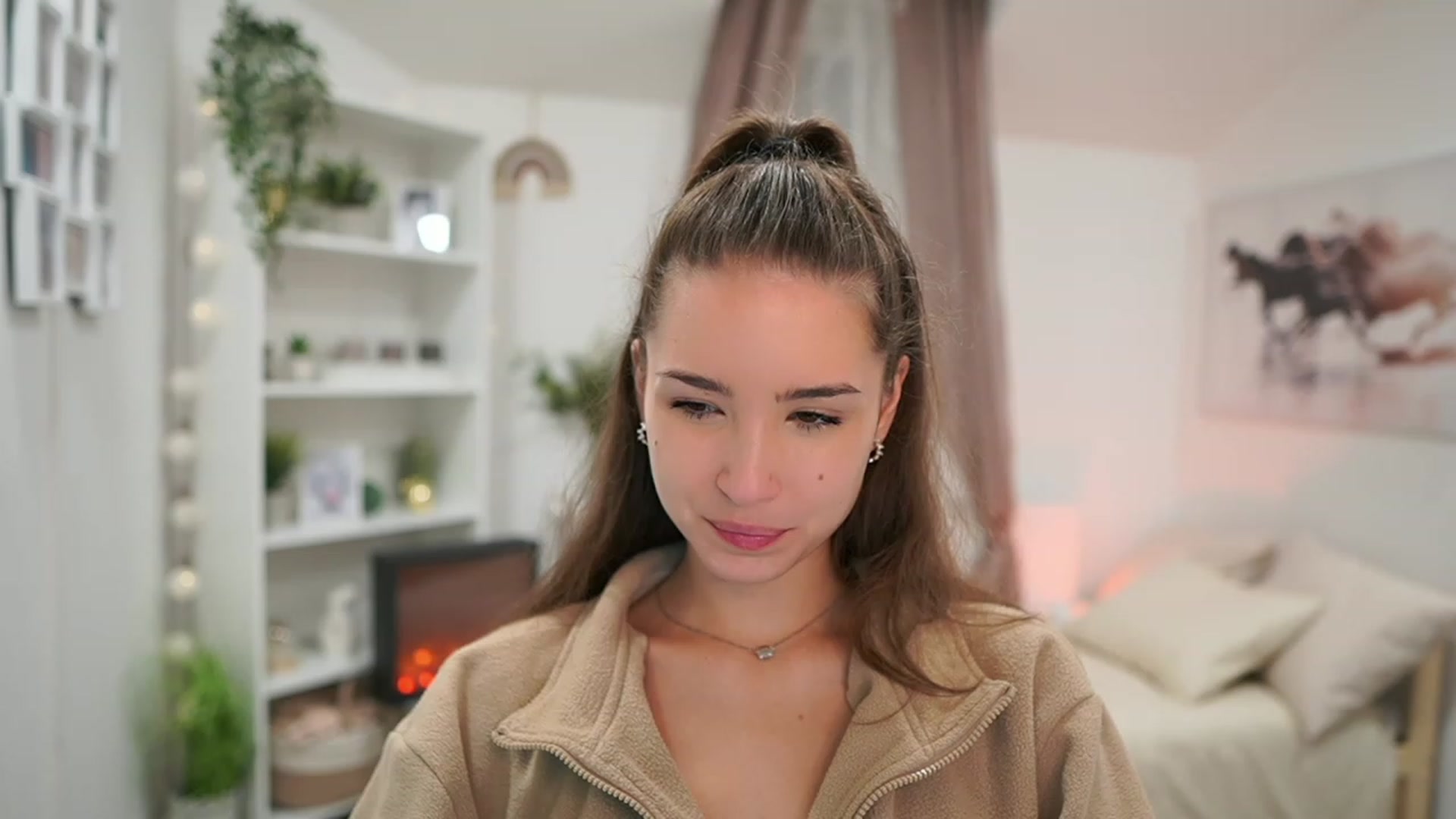 Gallery image thumbnail from Shy_jane's myfreecams stream on, 10/19/2023, 08:57 image 19 of 20