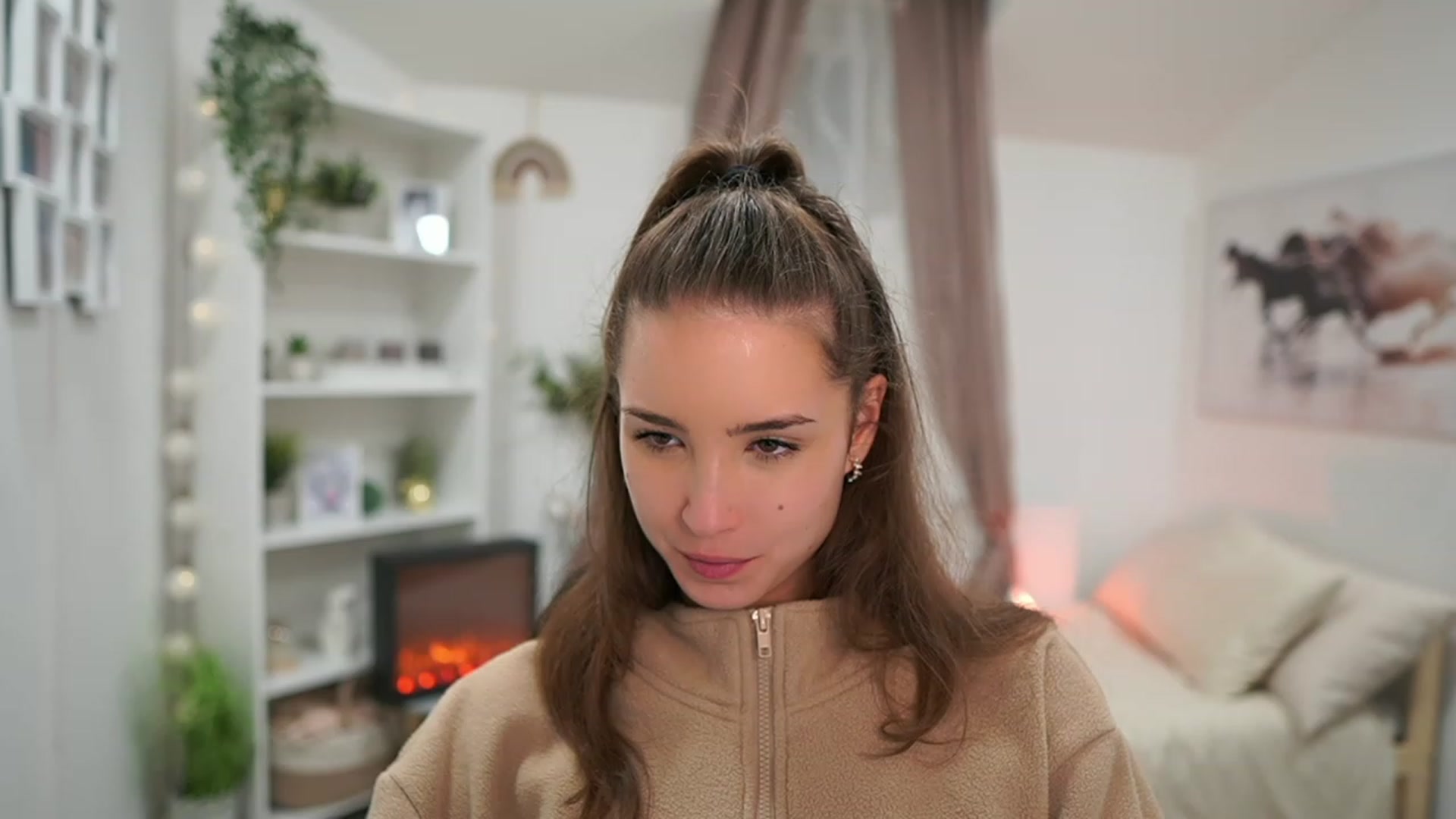Gallery image thumbnail from Shy_jane's myfreecams stream on, 10/19/2023, 13:43 image 3 of 20