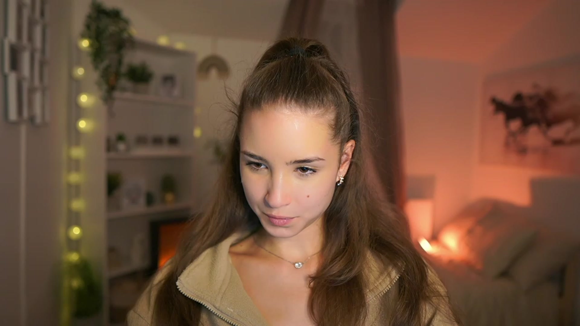 Gallery image thumbnail from Shy_jane's myfreecams stream on, 10/19/2023, 17:44 image 9 of 20