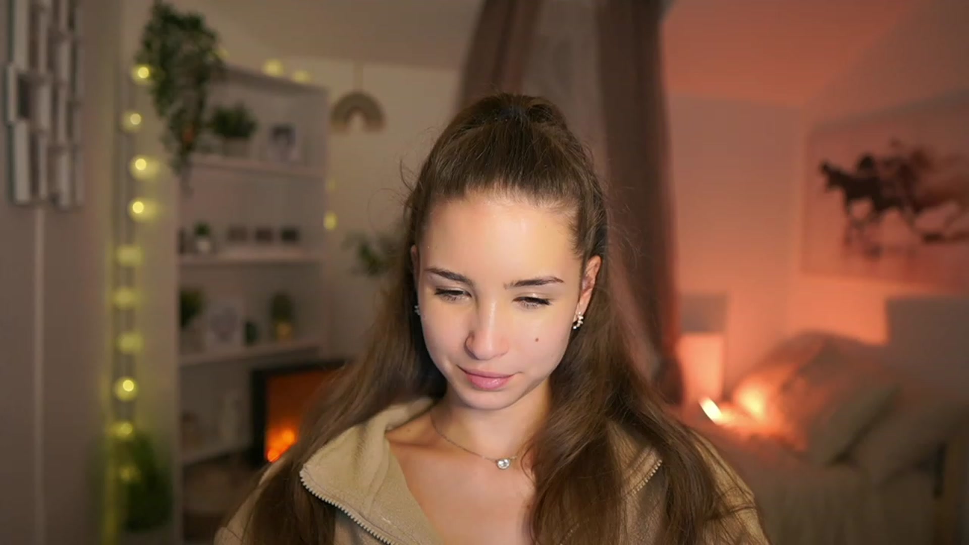Gallery image thumbnail from Shy_jane's myfreecams stream on, 10/19/2023, 17:44 image 6 of 20