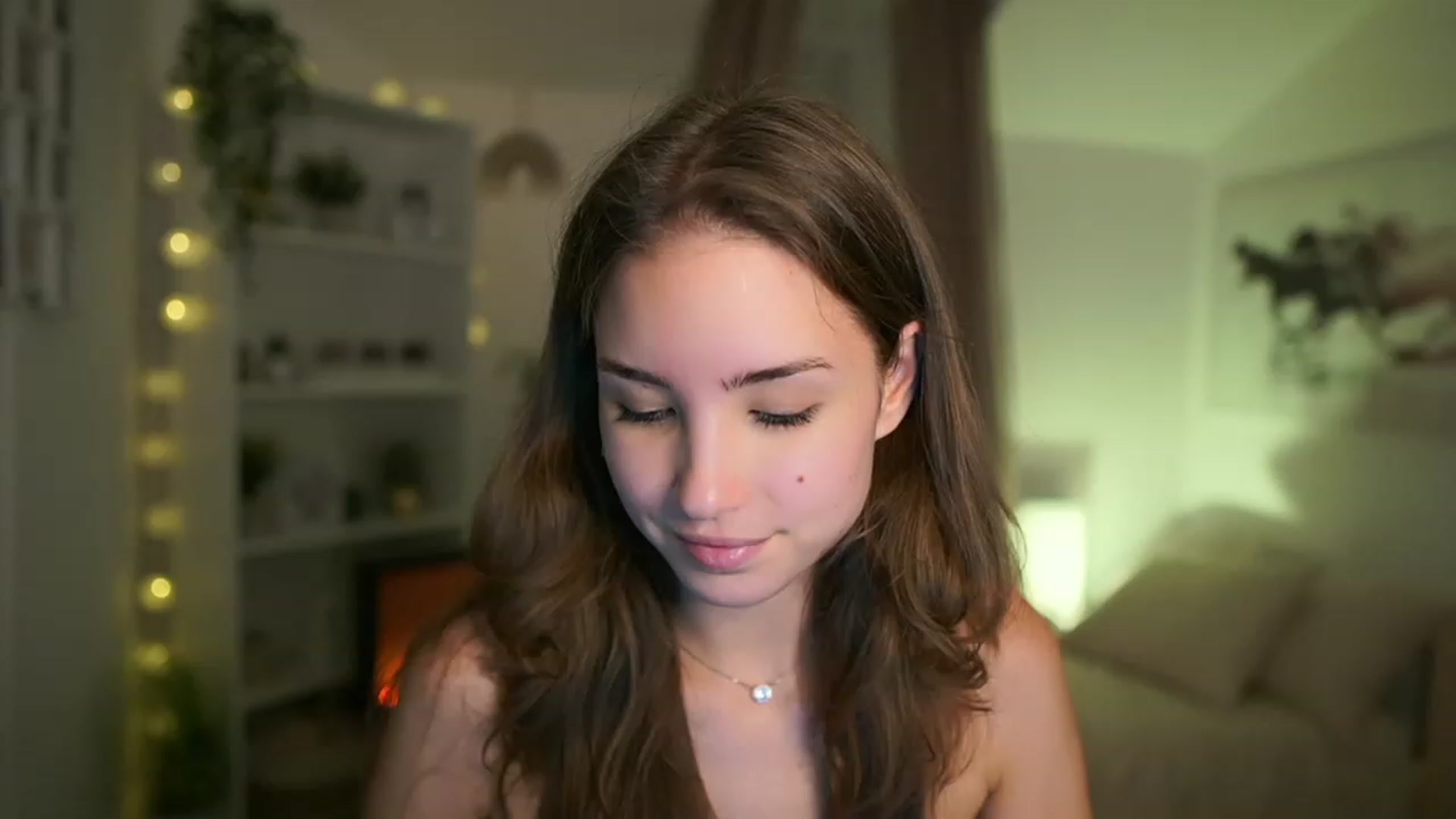 Gallery image thumbnail from Shy_jane's myfreecams stream on, 10/24/2023, 13:05 image 14 of 20