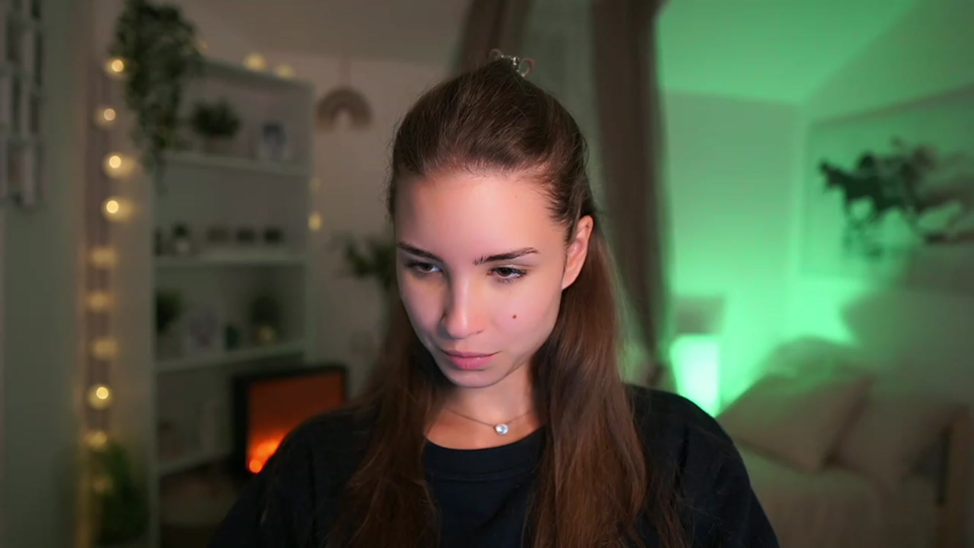 Gallery image thumbnail from Shy_jane's myfreecams stream on, 10/24/2023, 17:49 image 11 of 20