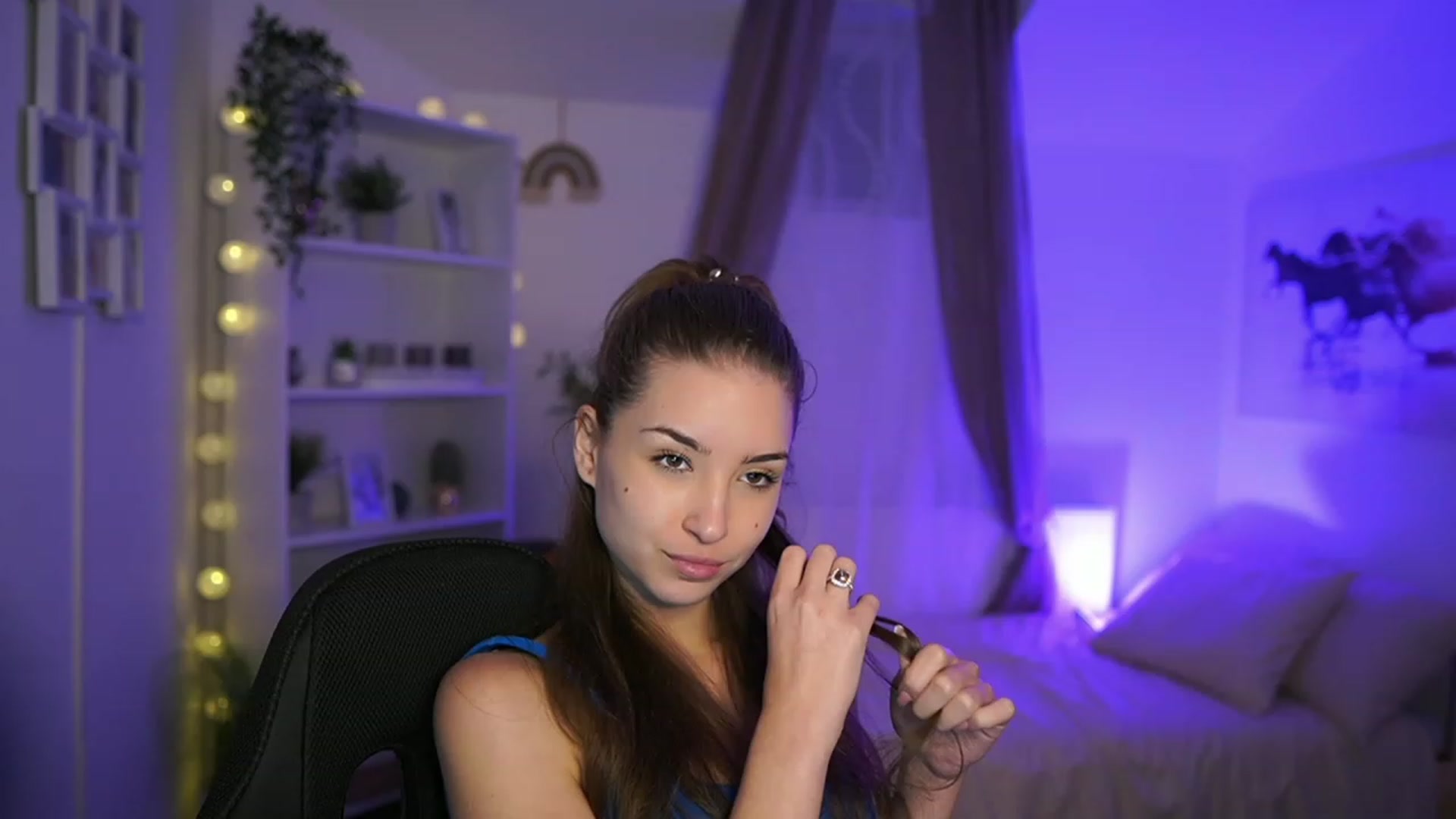 Gallery image thumbnail from Shy_jane's myfreecams stream on, 11/10/2023, 12:14 image 5 of 20