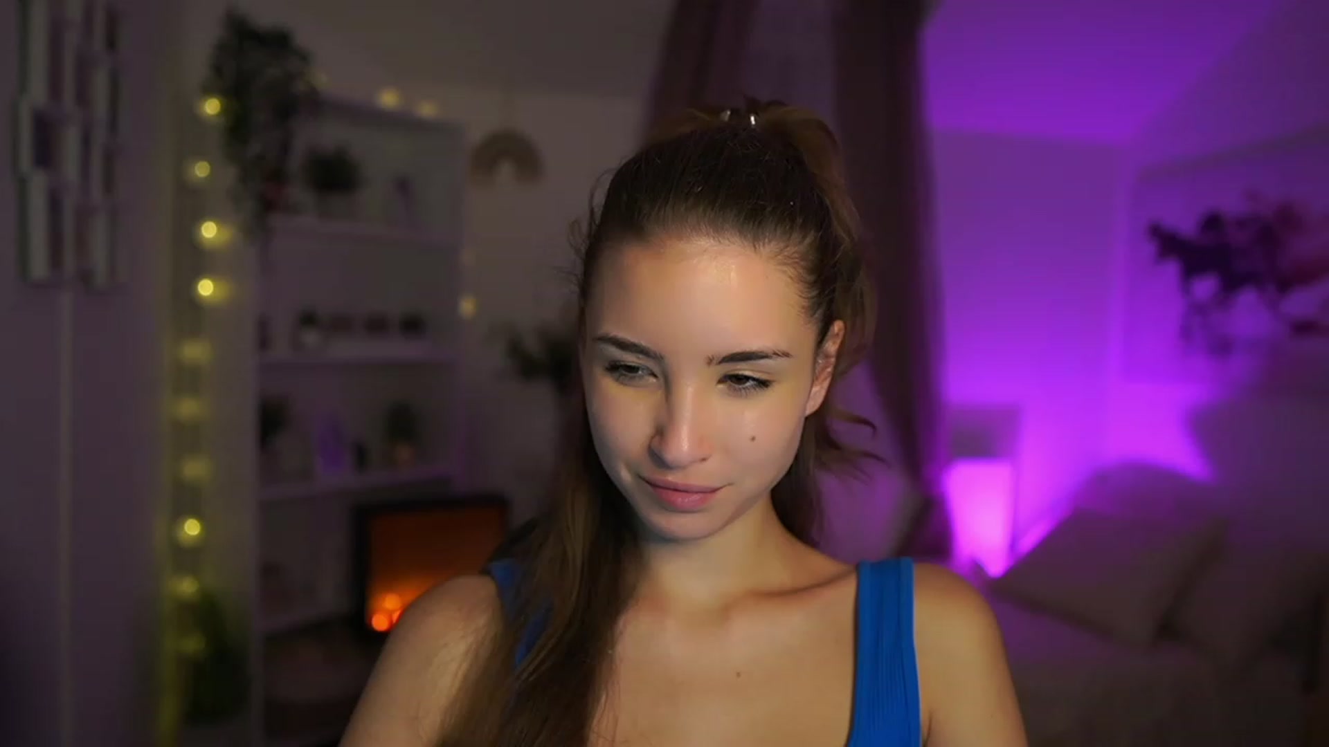 Gallery image thumbnail from Shy_jane's myfreecams stream on, 11/10/2023, 14:13 image 14 of 20
