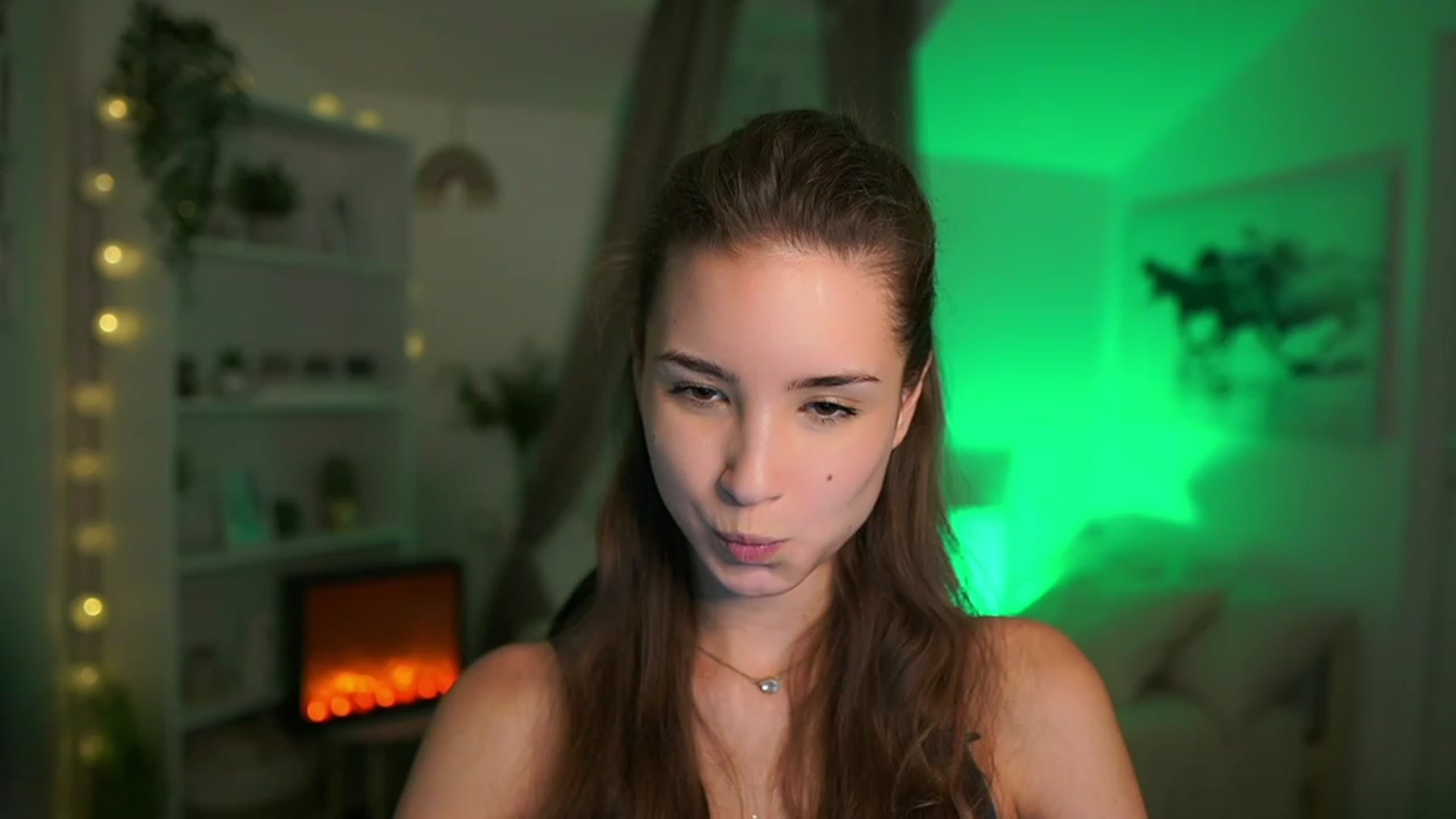 Gallery image thumbnail from Shy_jane's myfreecams stream on, 11/14/2023, 18:35 image 2 of 20