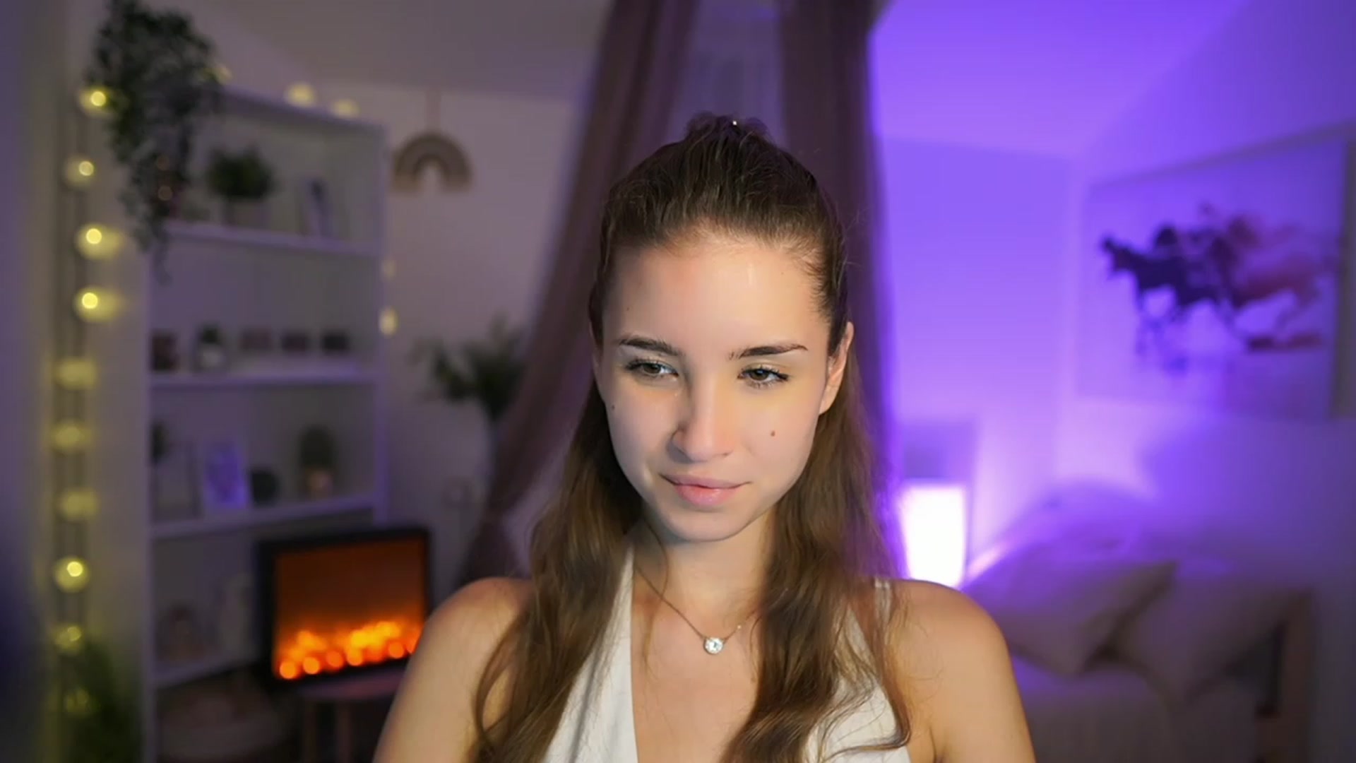 Gallery image thumbnail from Shy_jane's myfreecams stream on, 11/15/2023, 17:29 image 8 of 20
