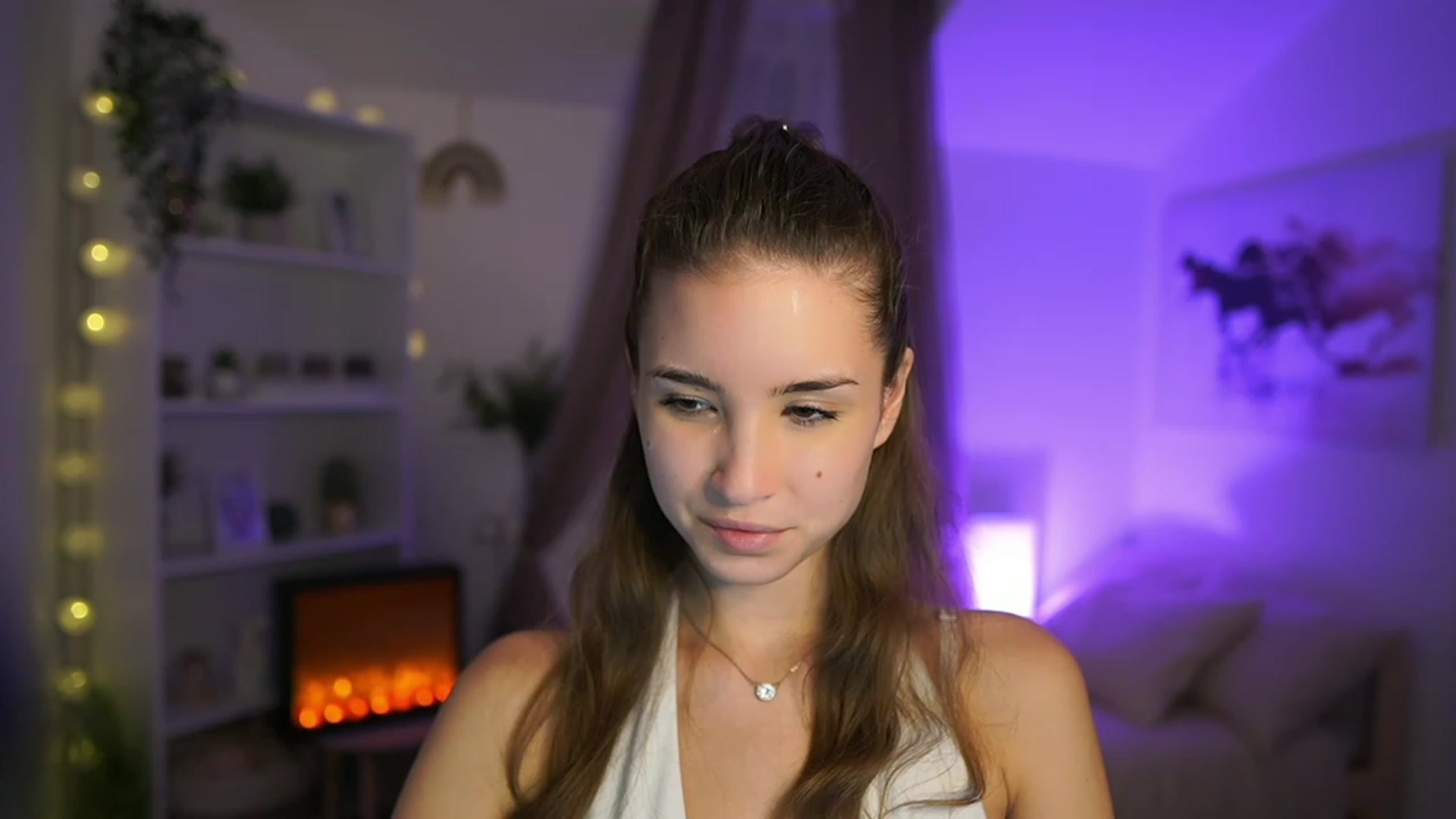 Gallery image thumbnail from Shy_jane's myfreecams stream on, 11/15/2023, 17:29 image 9 of 20
