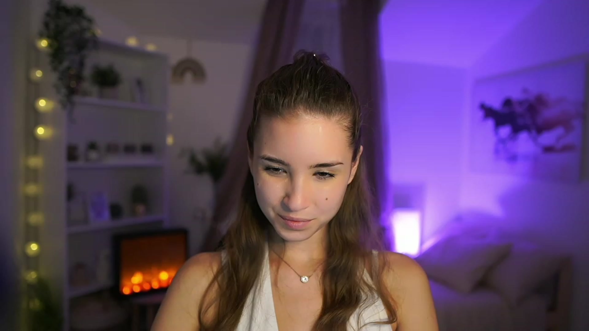 Gallery image thumbnail from Shy_jane's myfreecams stream on, 11/15/2023, 17:29 image 16 of 20
