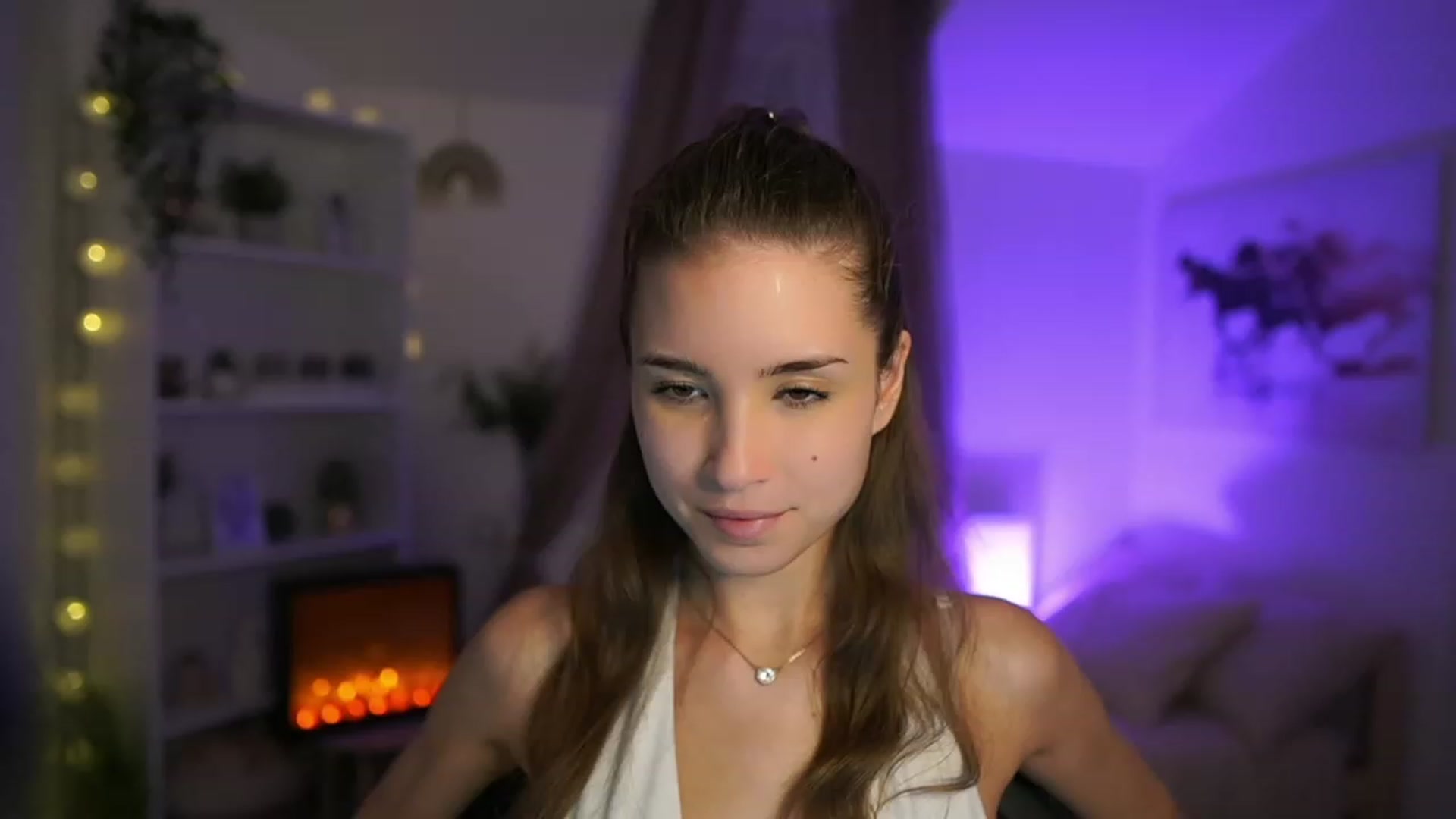 Gallery image thumbnail from Shy_jane's myfreecams stream on, 11/15/2023, 17:29 image 7 of 20