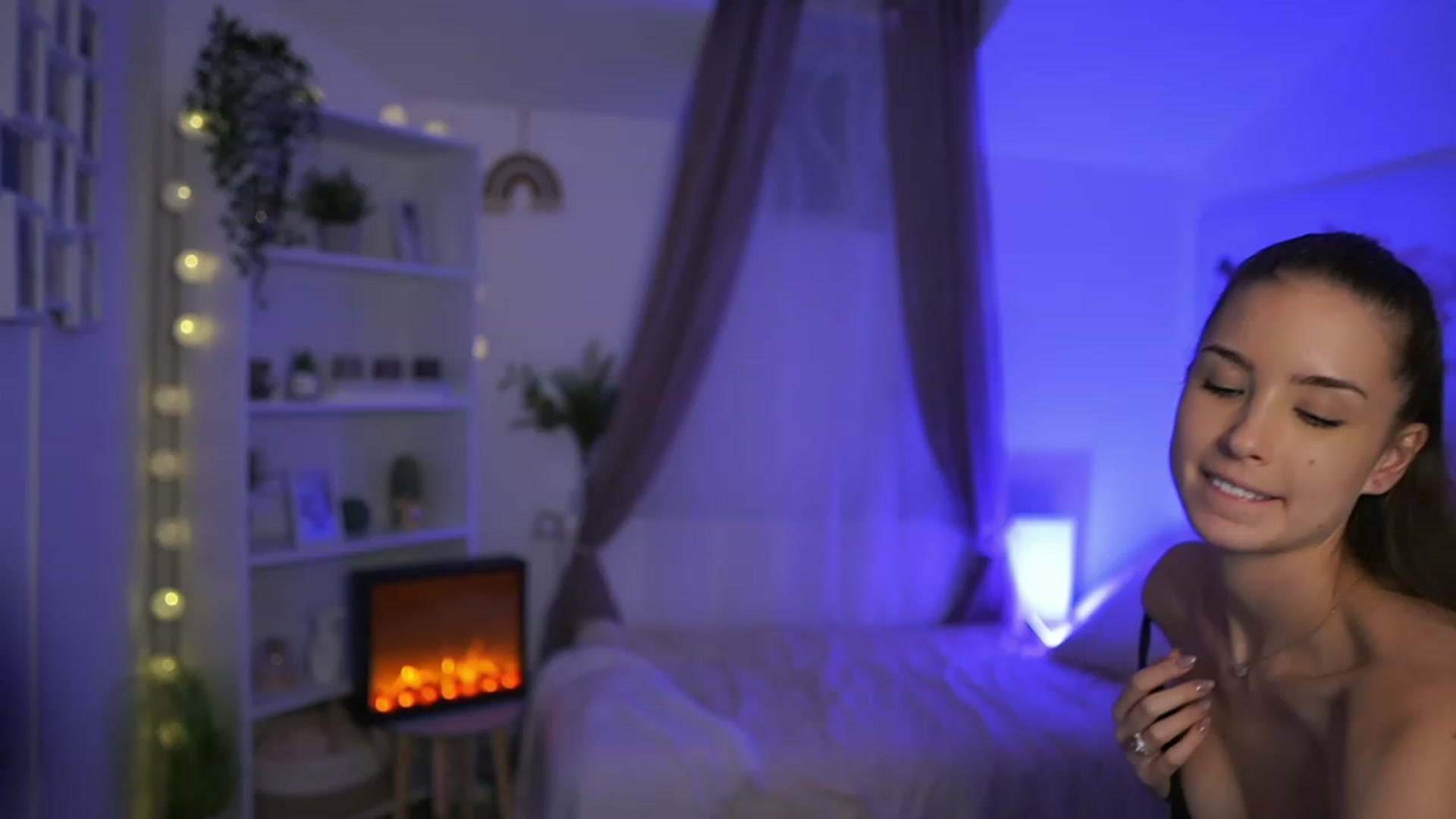 Gallery image thumbnail from Shy_jane's myfreecams stream on, 11/19/2023, 12:44 image 7 of 20