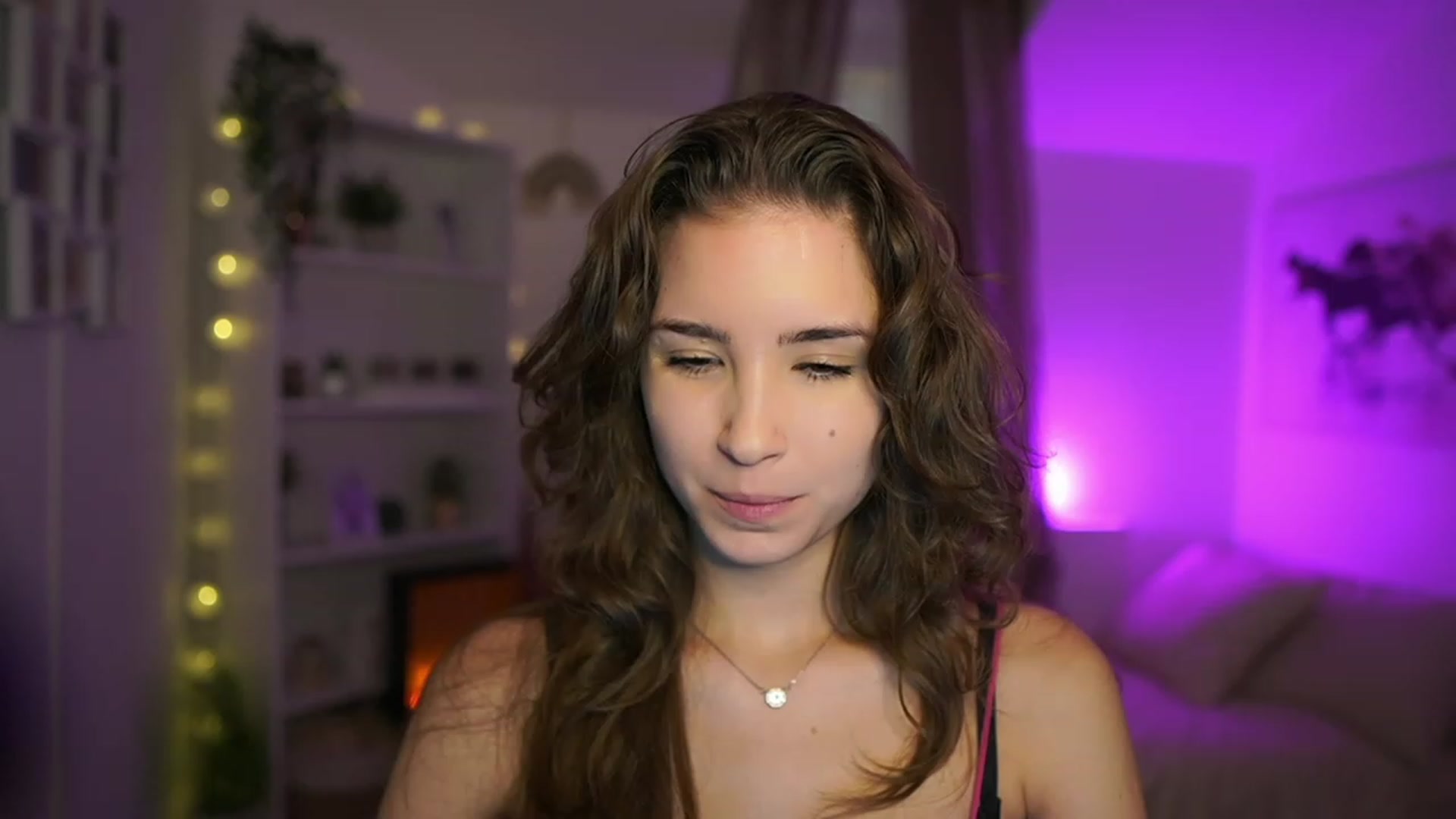 Gallery image thumbnail from Shy_jane's myfreecams stream on, 11/28/2023, 10:32 image 3 of 20