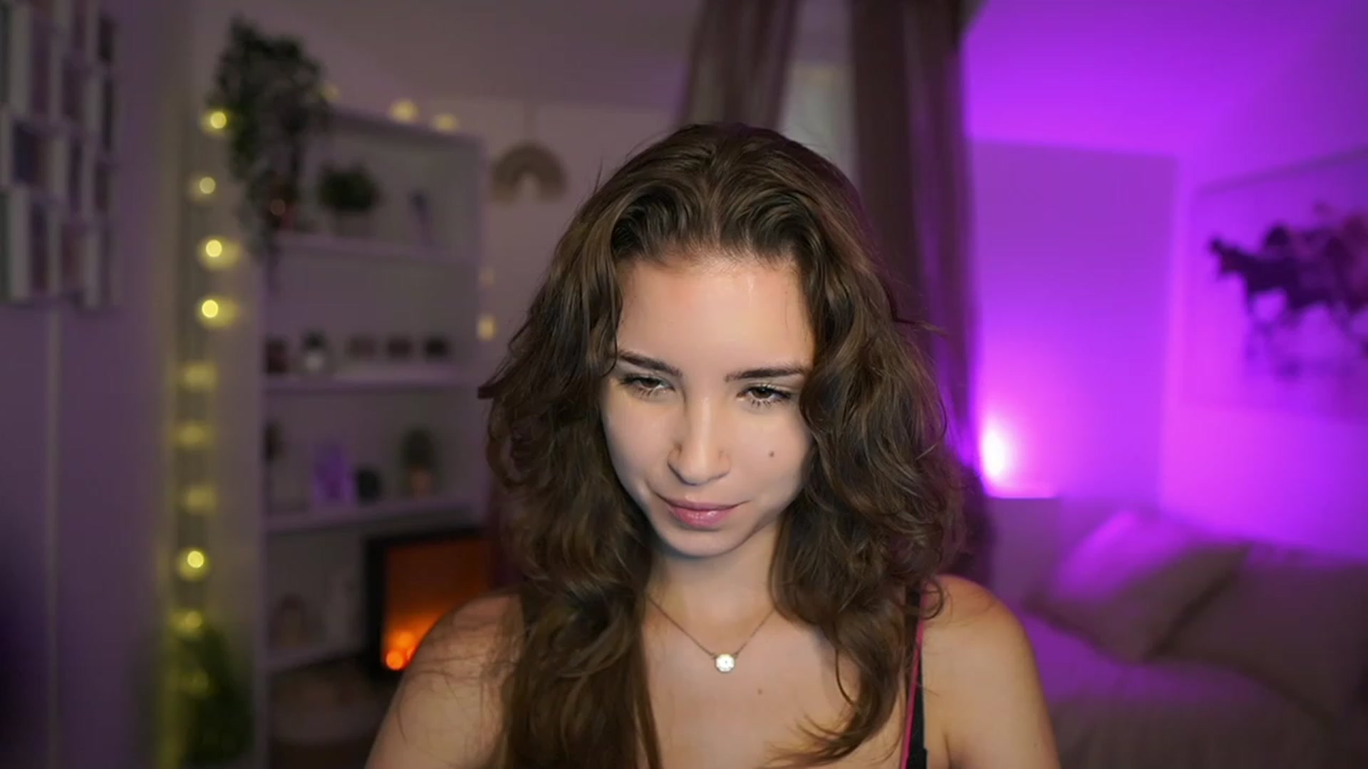 Gallery image thumbnail from Shy_jane's myfreecams stream on, 11/28/2023, 10:32 image 8 of 20