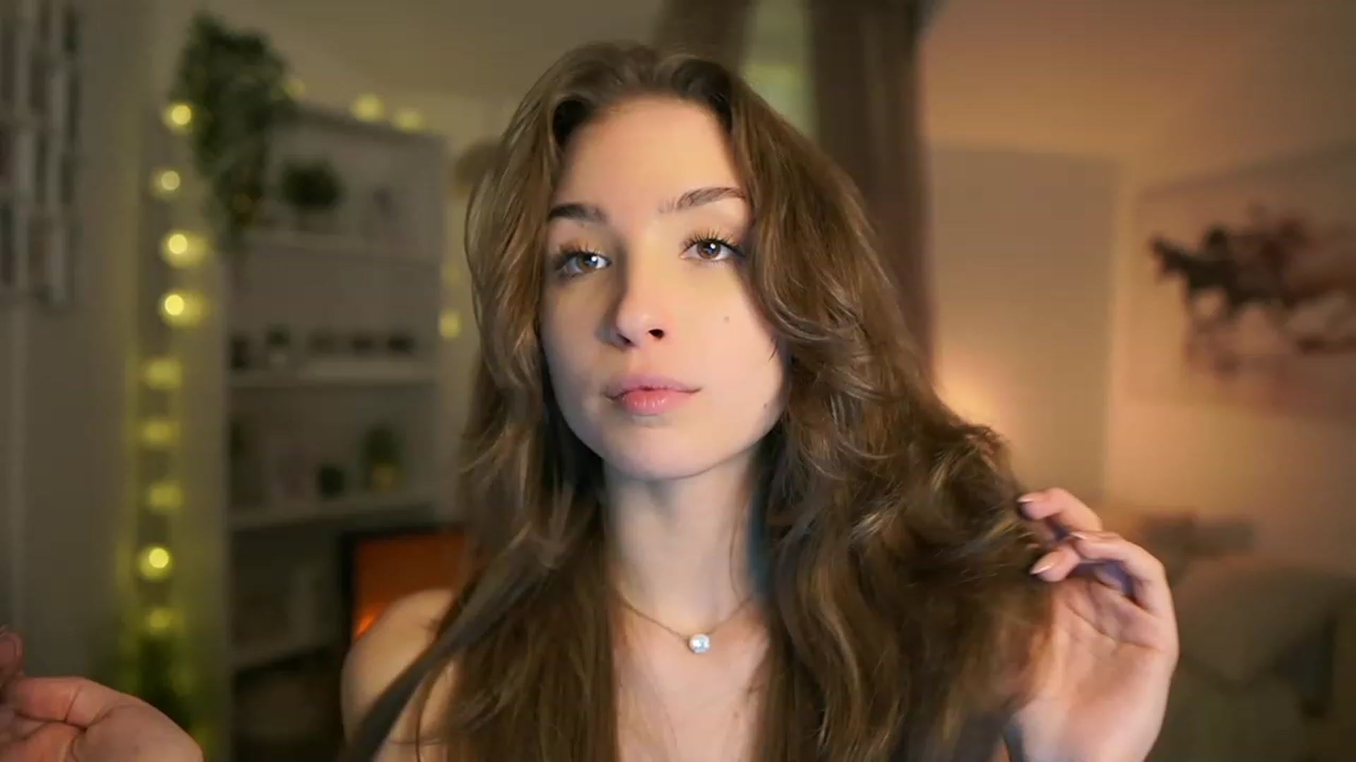 Gallery image thumbnail from Shy_jane's myfreecams stream on, 12/08/2023, 13:09 image 19 of 20