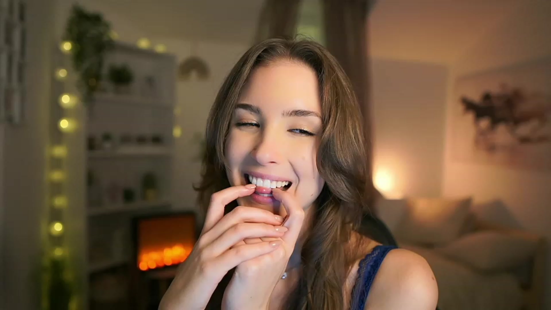 Gallery image thumbnail from Shy_jane's myfreecams stream on, 12/08/2023, 16:17 image 4 of 20