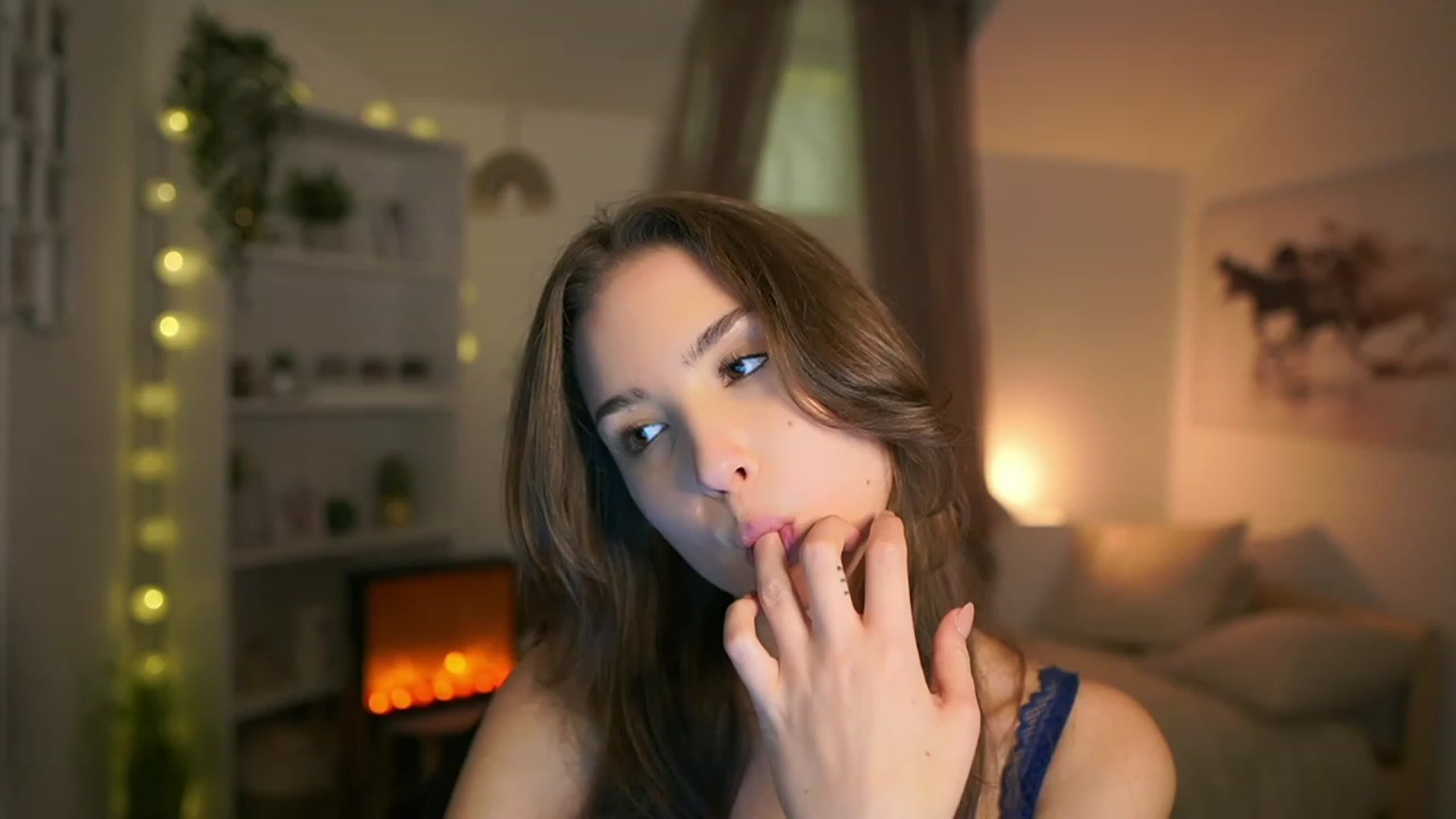 Gallery image thumbnail from Shy_jane's myfreecams stream on, 12/08/2023, 16:17 image 13 of 20