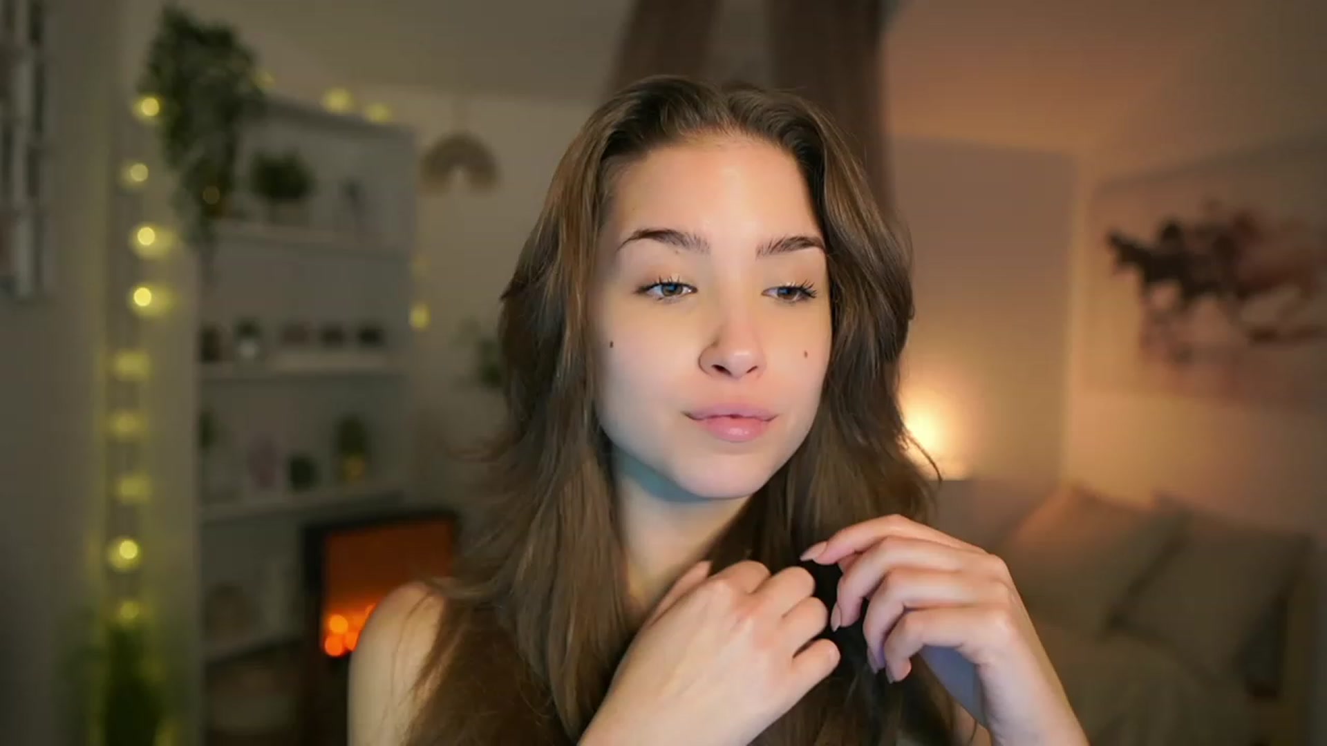 Gallery image thumbnail from Shy_jane's myfreecams stream on, 12/19/2023, 10:49 image 10 of 20