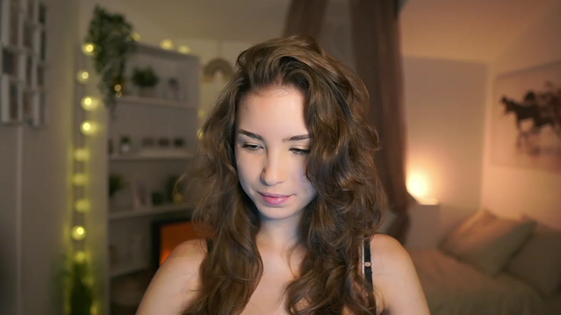 Gallery image thumbnail from Shy_jane's myfreecams stream on, 12/21/2023, 10:24 image 2 of 20