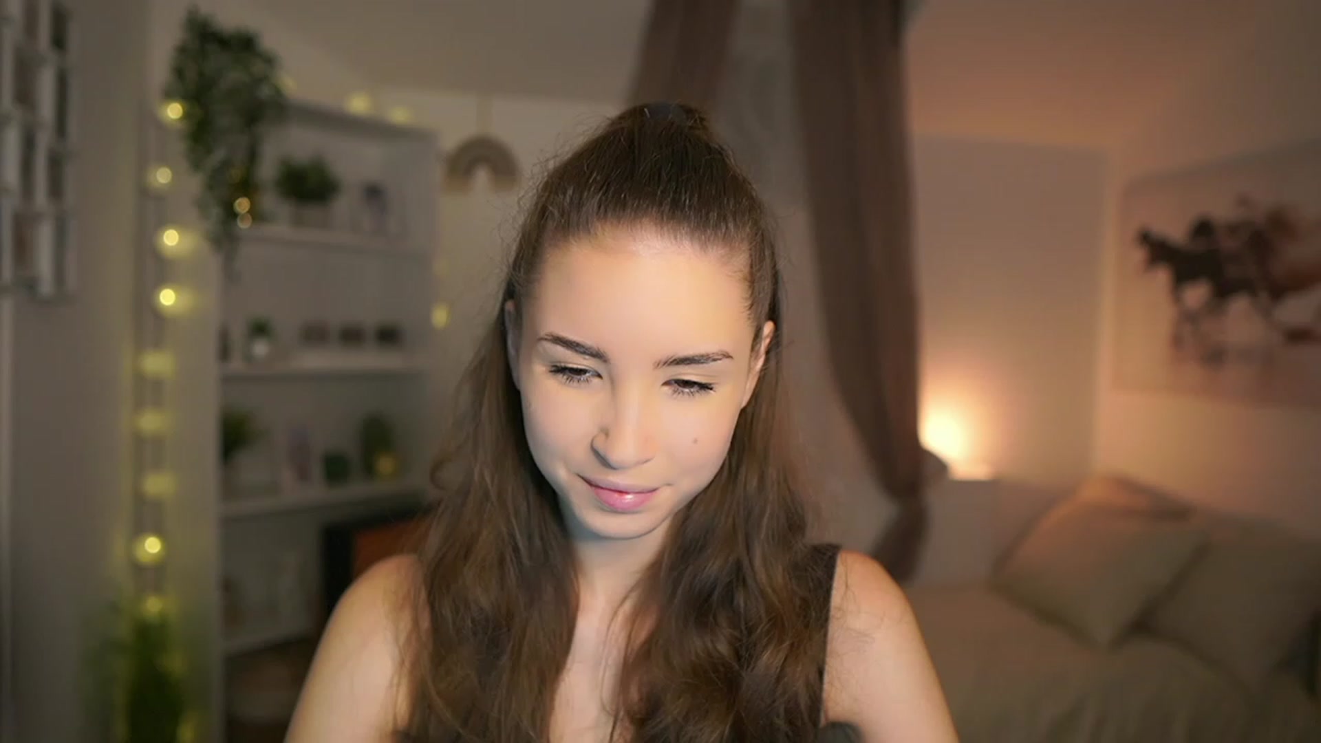 Gallery image thumbnail from Shy_jane's myfreecams stream on, 12/22/2023, 10:35 image 9 of 20