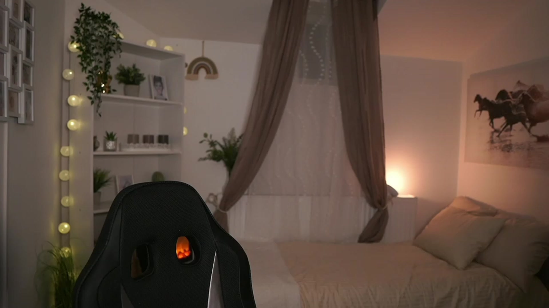Gallery image thumbnail from Shy_jane's myfreecams stream on, 12/22/2023, 11:49 image 1 of 20