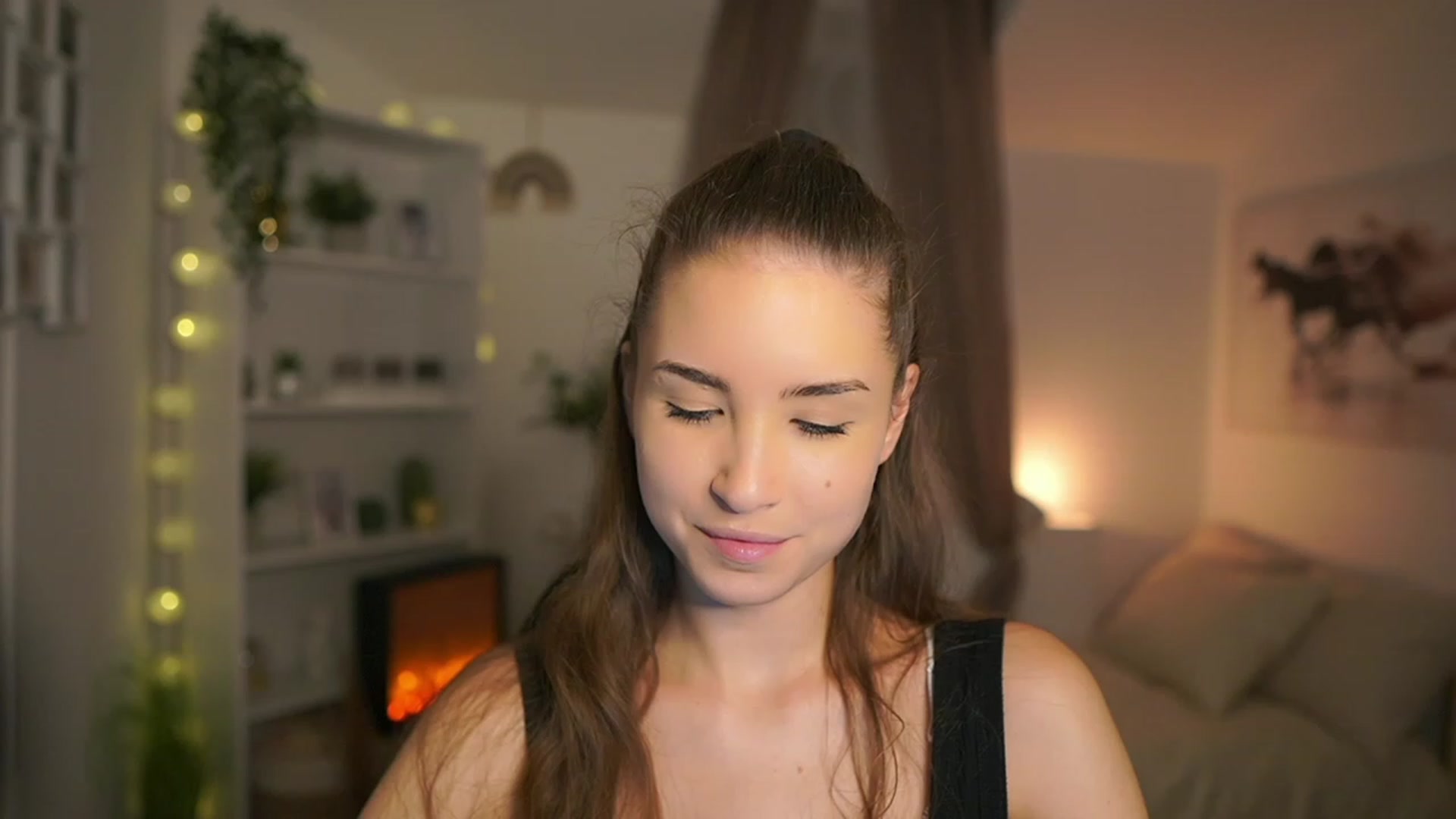 Gallery image thumbnail from Shy_jane's myfreecams stream on, 12/22/2023, 15:20 image 10 of 20