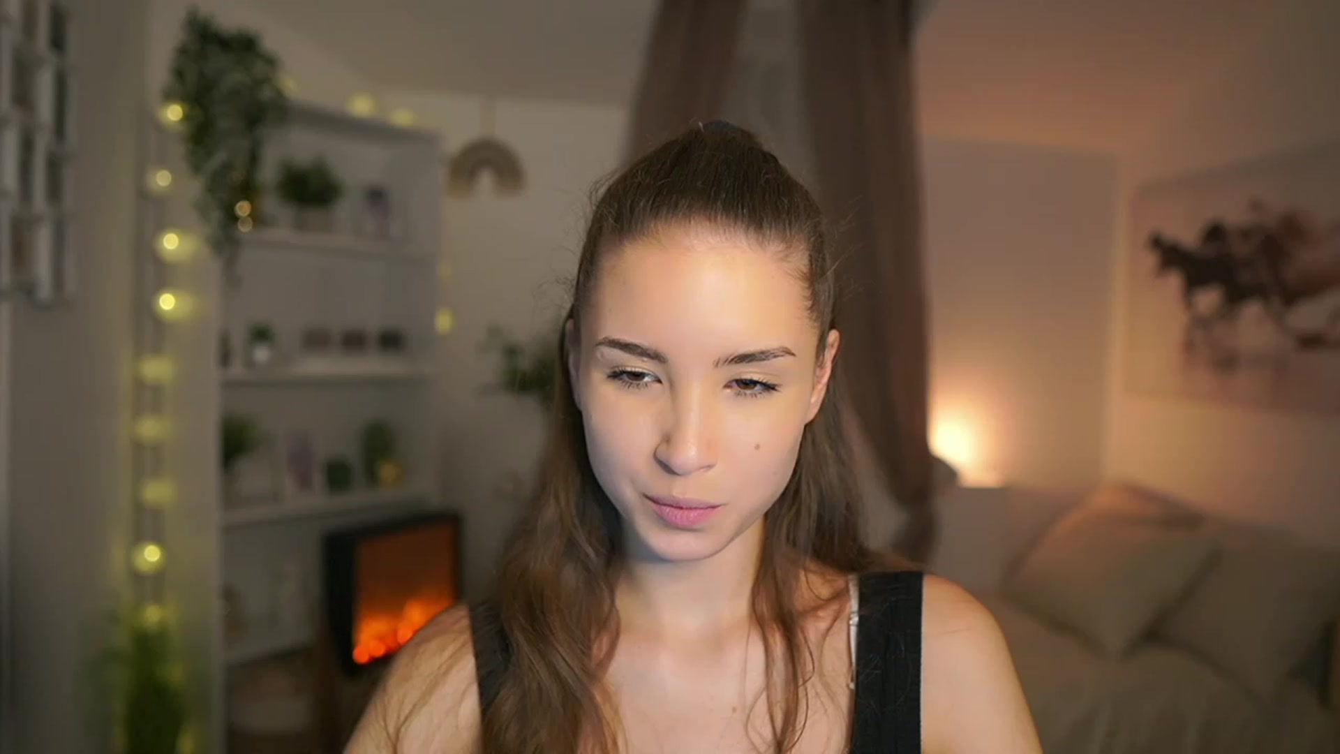 Gallery image thumbnail from Shy_jane's myfreecams stream on, 12/22/2023, 15:20 image 16 of 20