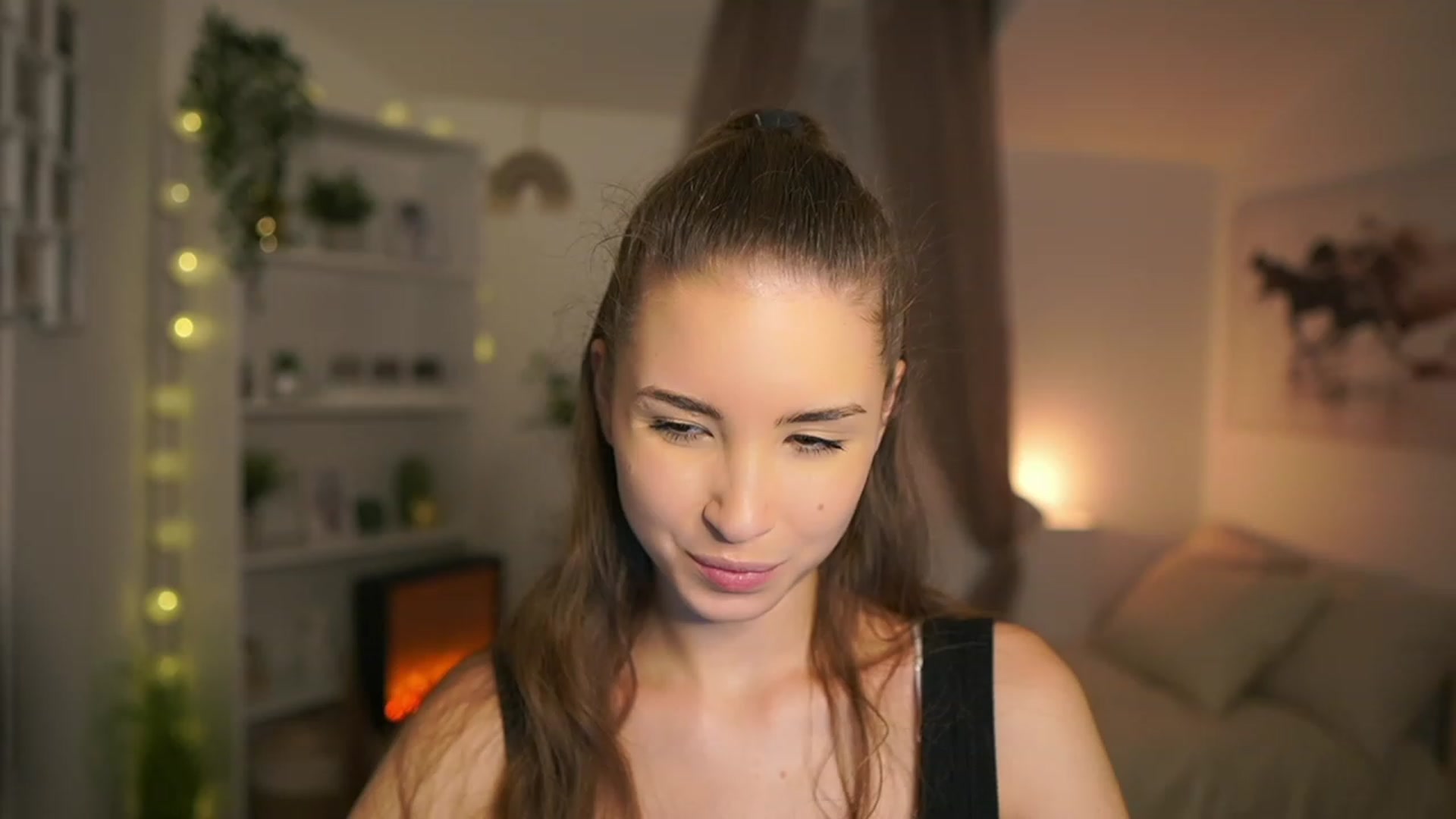 Gallery image thumbnail from Shy_jane's myfreecams stream on, 12/22/2023, 15:20 image 11 of 20