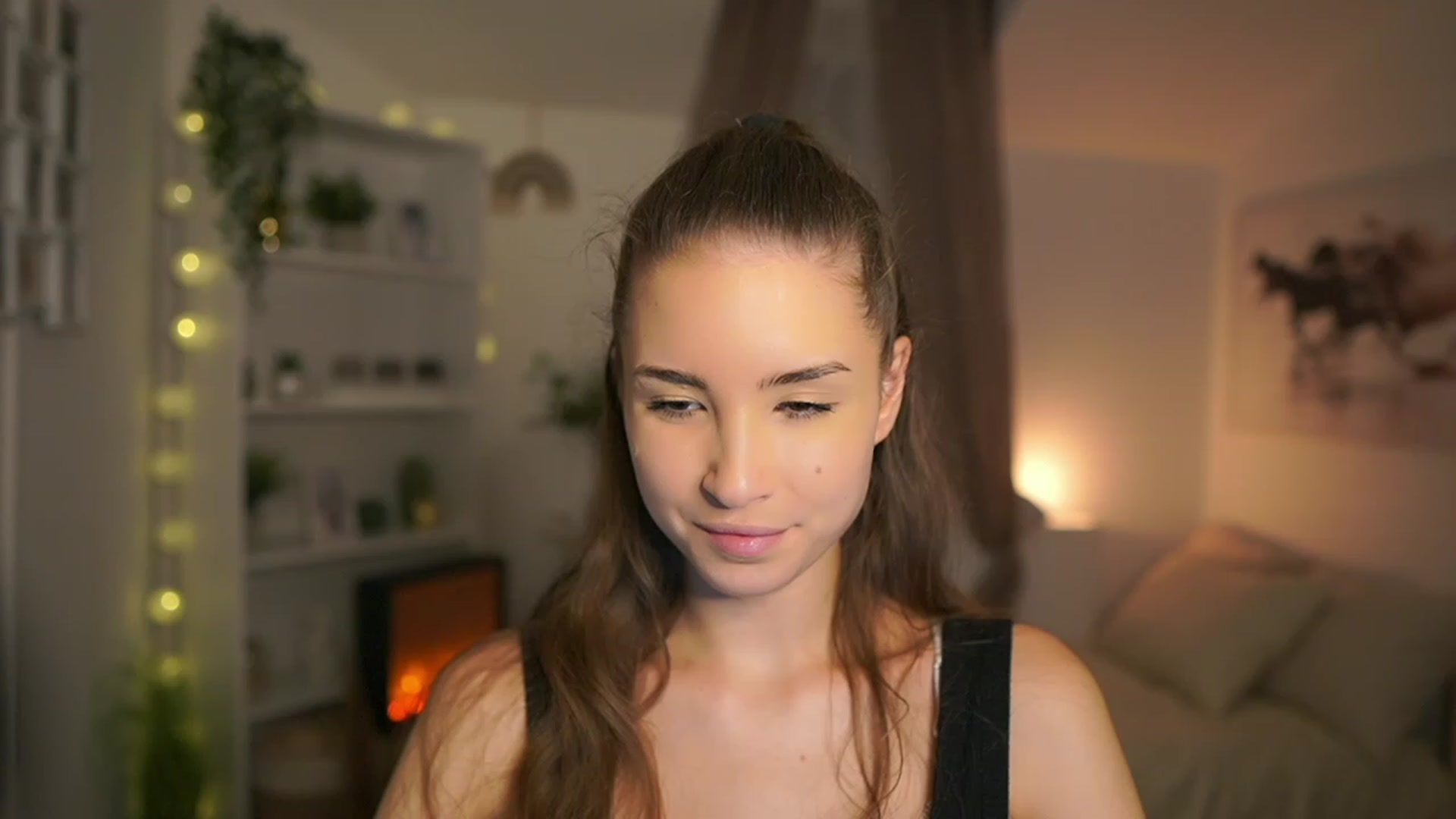 Gallery image thumbnail from Shy_jane's myfreecams stream on, 12/22/2023, 15:20 image 8 of 20