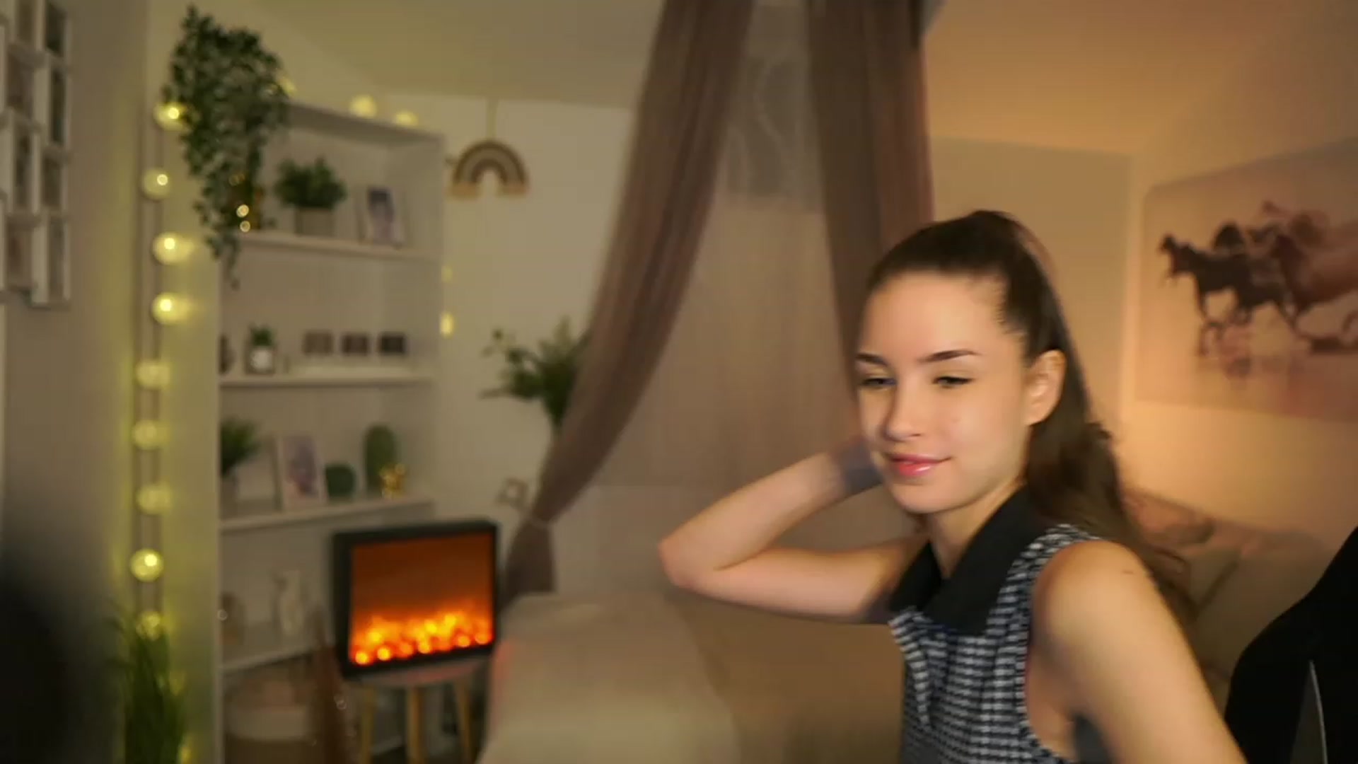 Gallery image thumbnail from Shy_jane's myfreecams stream on, 12/27/2023, 10:24 image 9 of 20