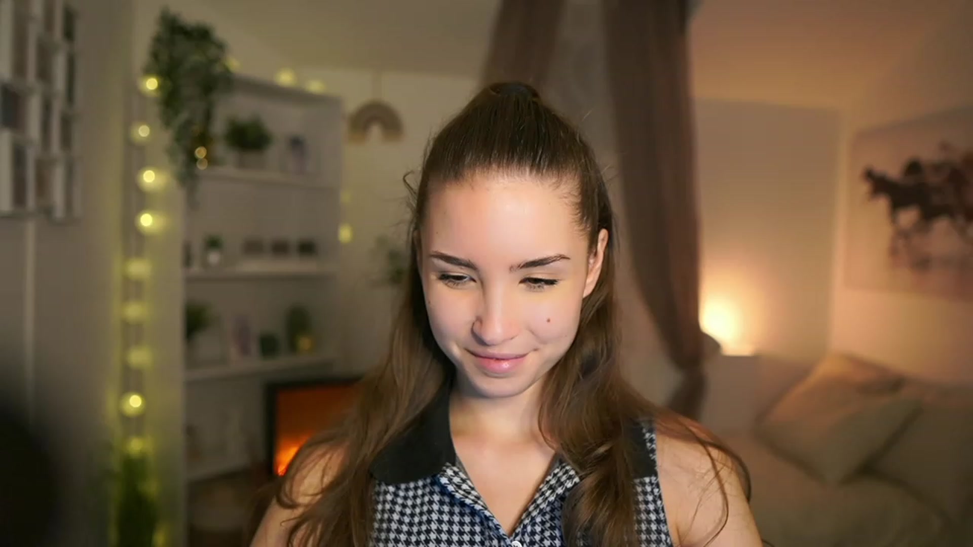 Gallery image thumbnail from Shy_jane's myfreecams stream on, 12/27/2023, 14:49 image 1 of 20