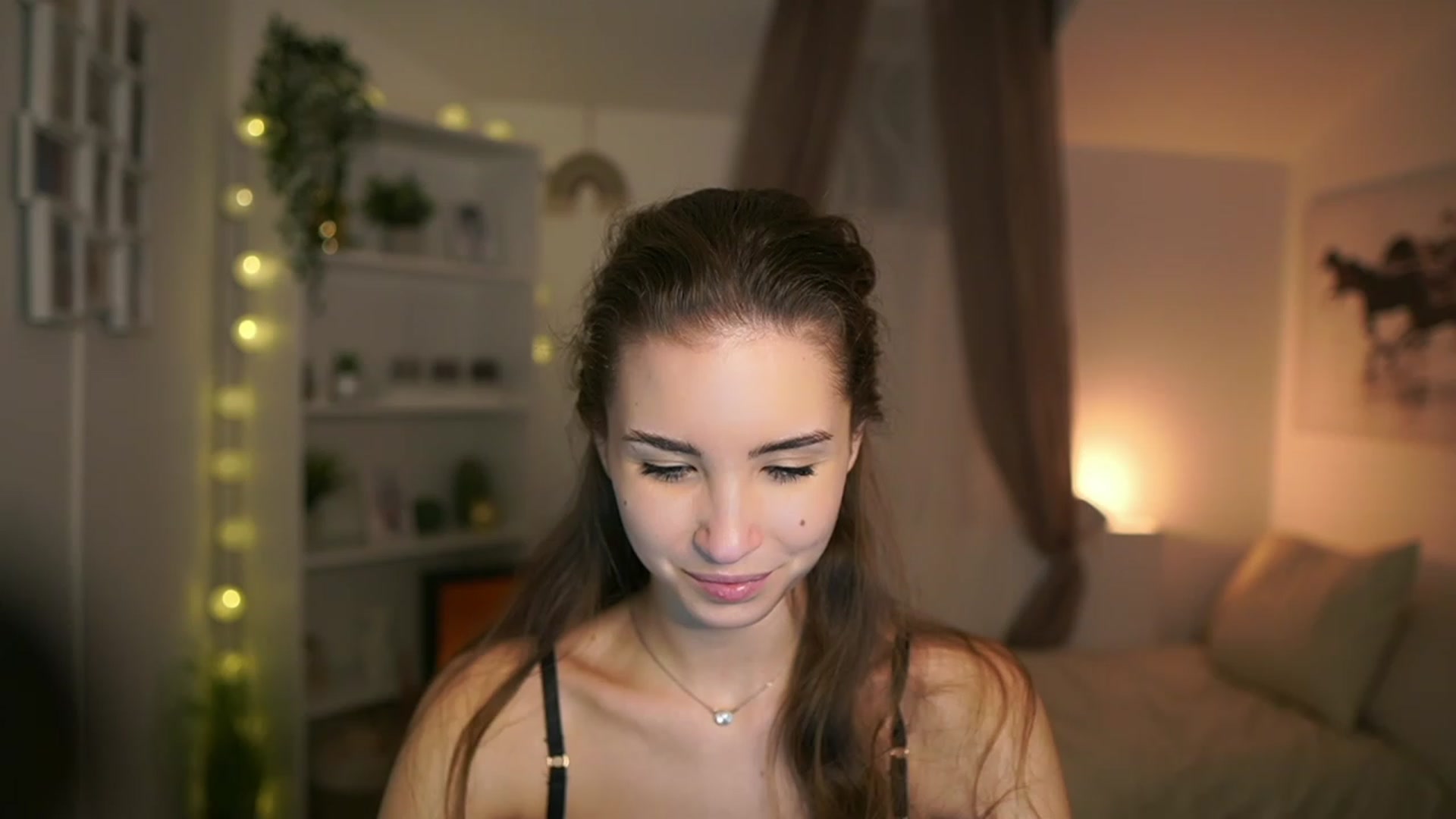 Gallery image thumbnail from Shy_jane's myfreecams stream on, 12/29/2023, 15:26 image 14 of 20
