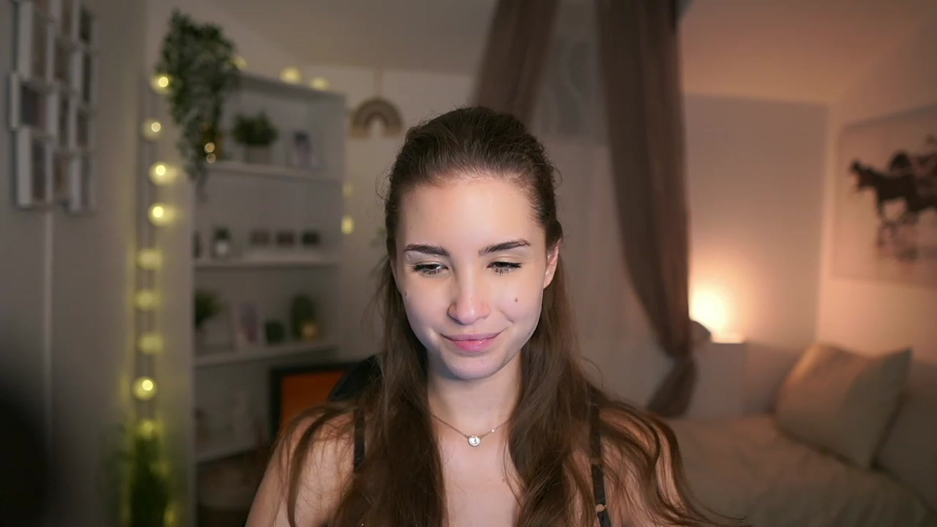 Gallery image thumbnail from Shy_jane's myfreecams stream on, 12/29/2023, 16:38 image 9 of 20