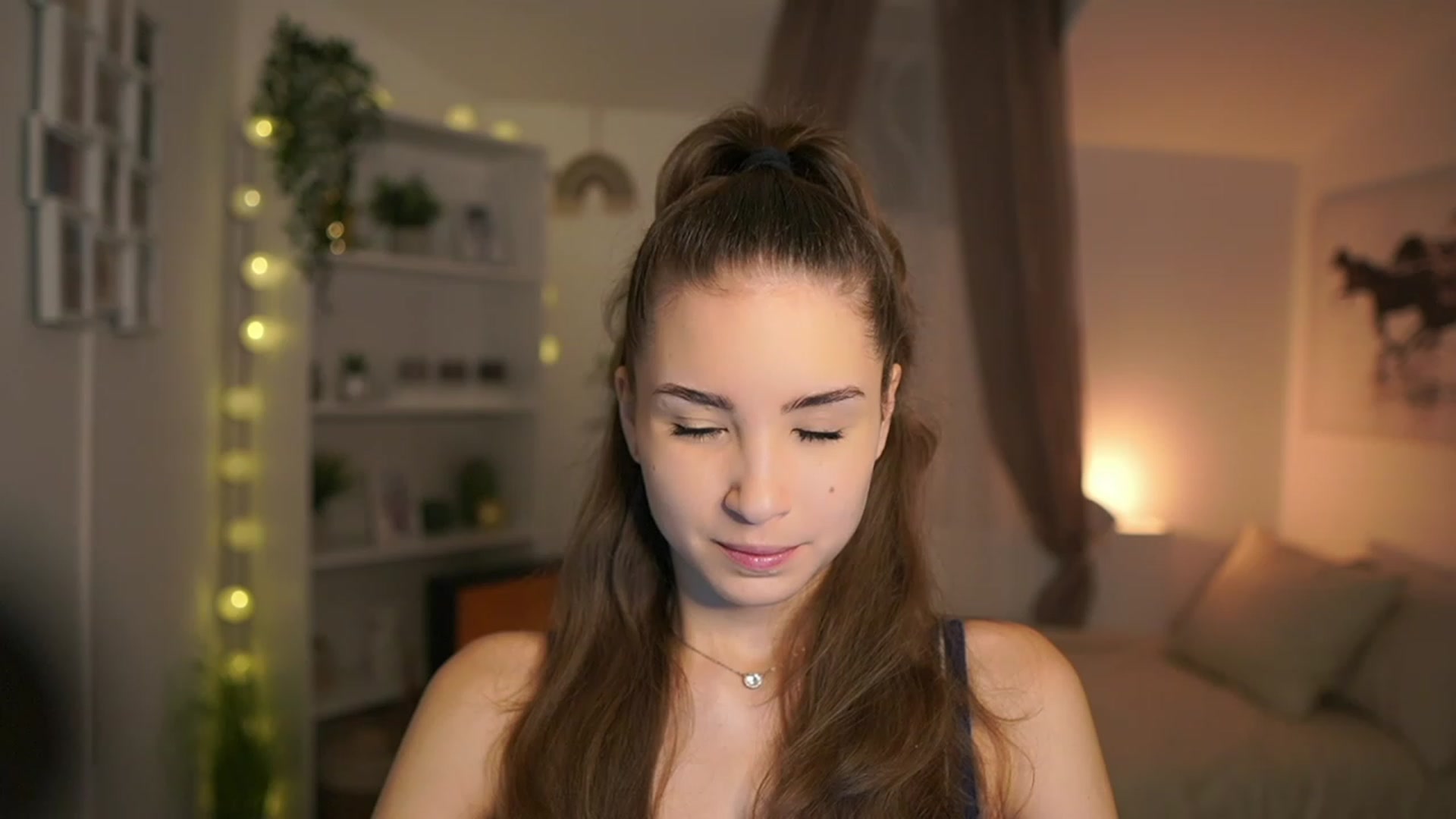 Gallery image thumbnail from Shy_jane's myfreecams stream on, 12/30/2023, 07:38 image 13 of 20
