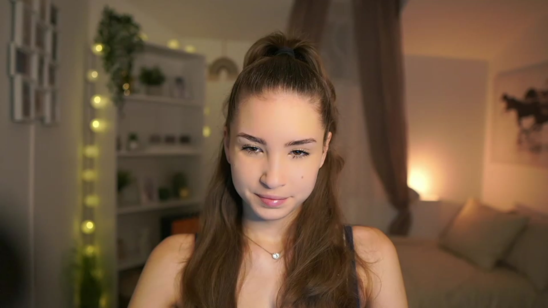 Gallery image thumbnail from Shy_jane's myfreecams stream on, 12/30/2023, 07:38 image 6 of 20