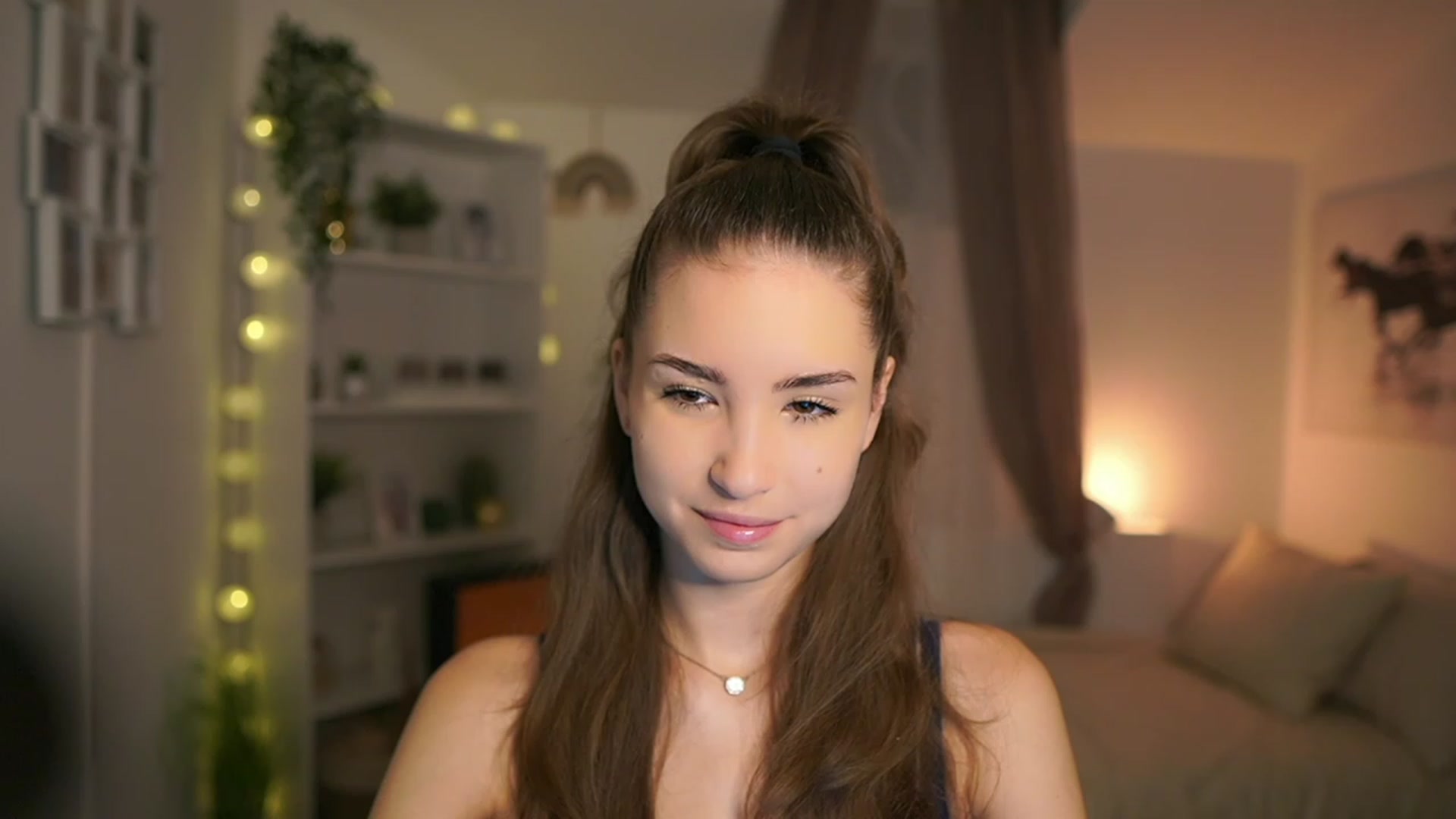 Gallery image thumbnail from Shy_jane's myfreecams stream on, 12/30/2023, 07:38 image 10 of 20