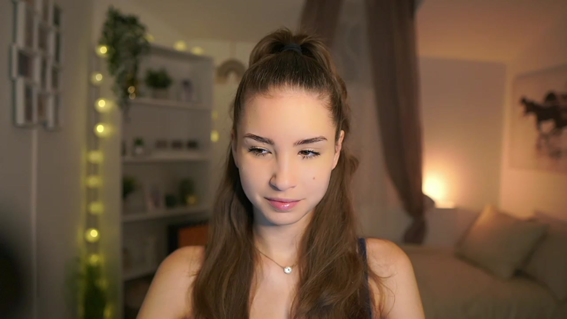 Gallery image thumbnail from Shy_jane's myfreecams stream on, 12/30/2023, 07:38 image 4 of 20