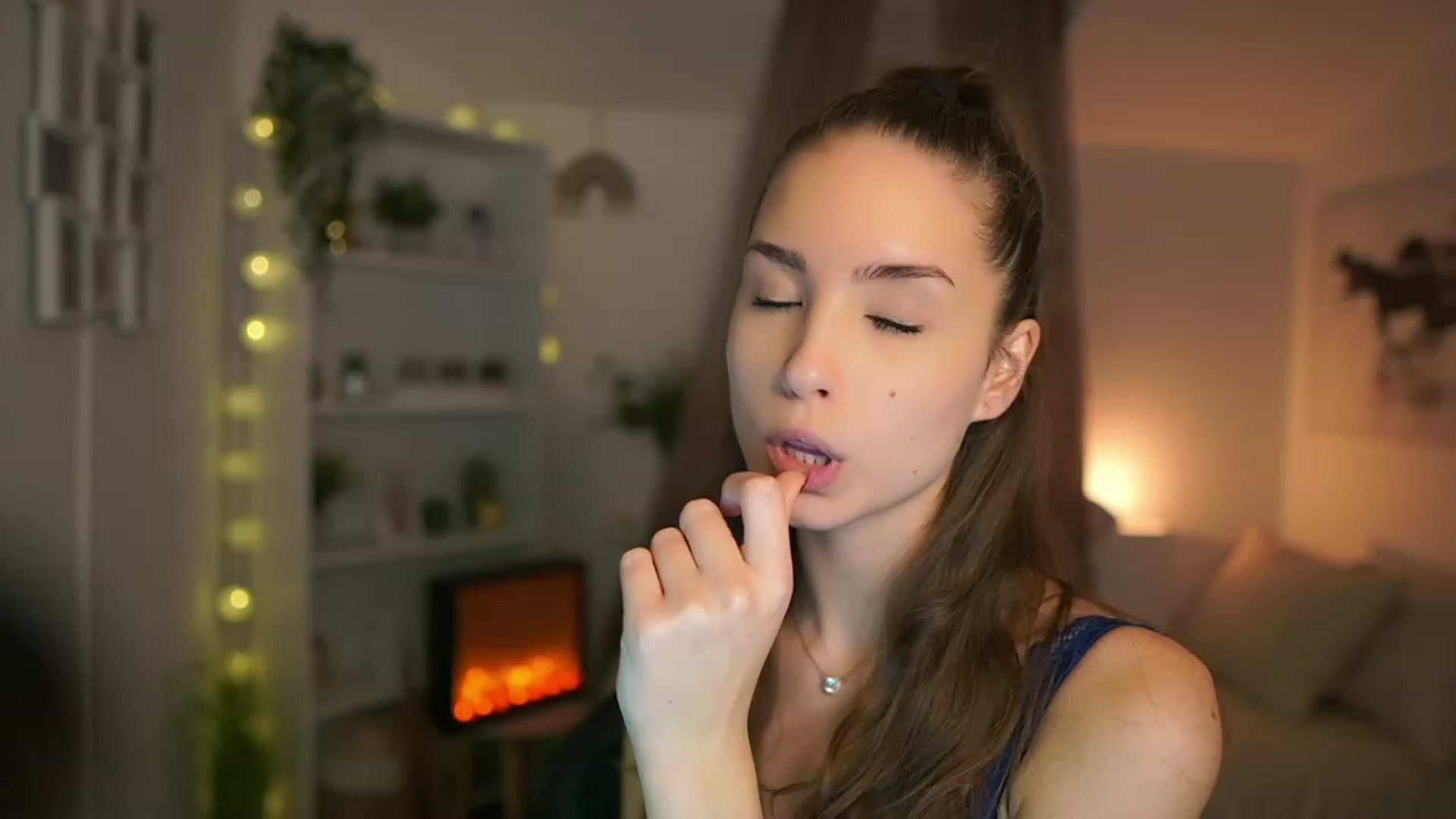 Gallery image thumbnail from Shy_jane's myfreecams stream on, 12/30/2023, 10:37 image 15 of 20