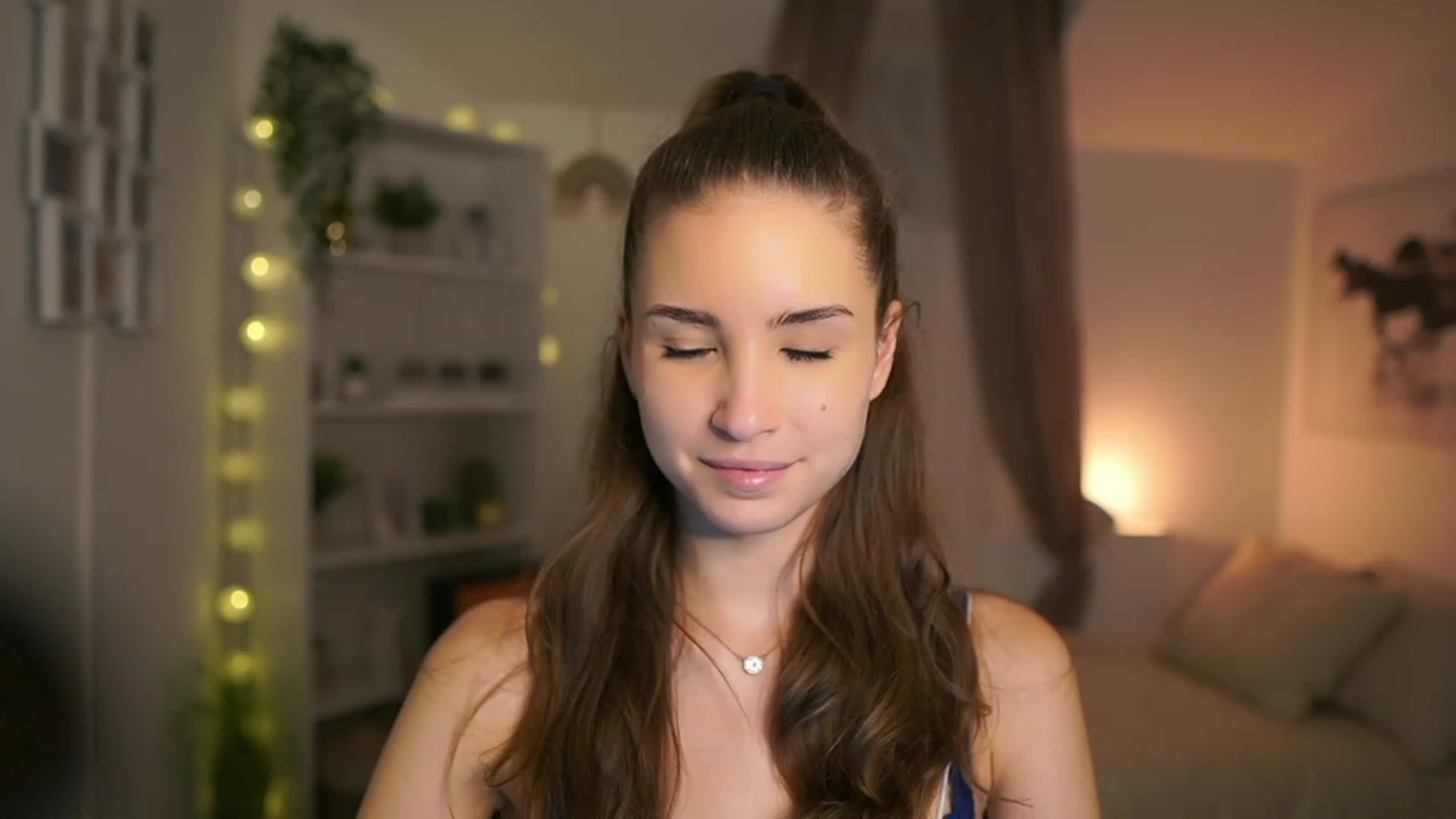 Gallery image thumbnail from Shy_jane's myfreecams stream on, 12/30/2023, 14:35 image 3 of 20