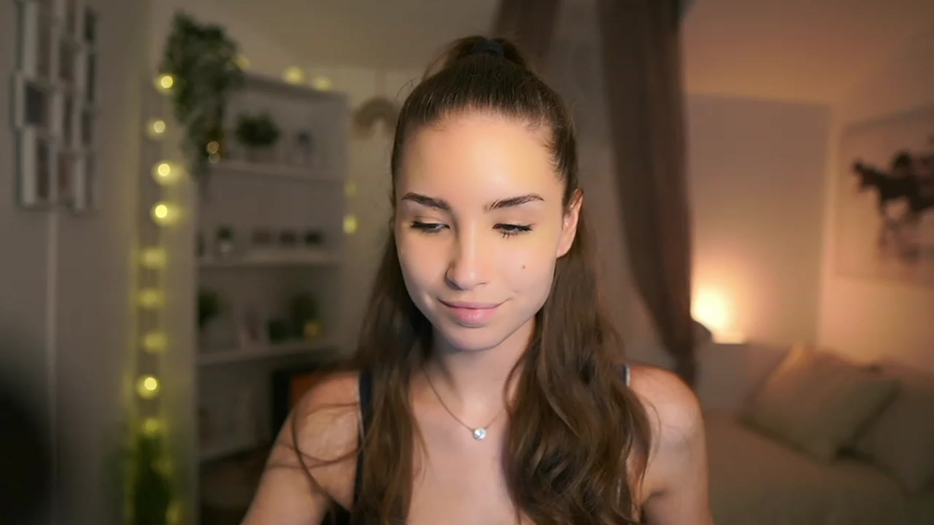Gallery image thumbnail from Shy_jane's myfreecams stream on, 12/30/2023, 15:15 image 17 of 20