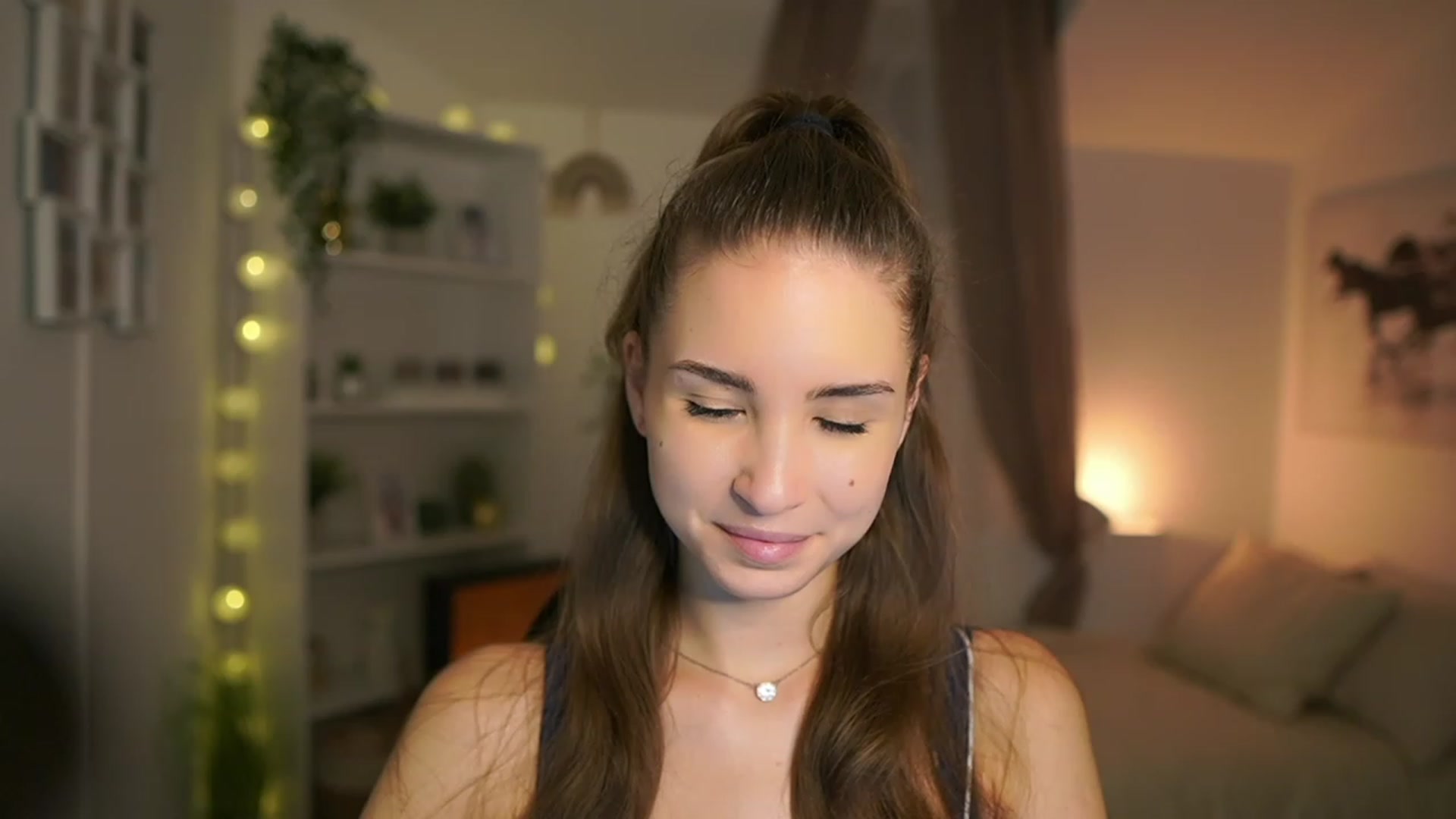 Gallery image thumbnail from Shy_jane's myfreecams stream on, 12/30/2023, 16:56 image 14 of 20