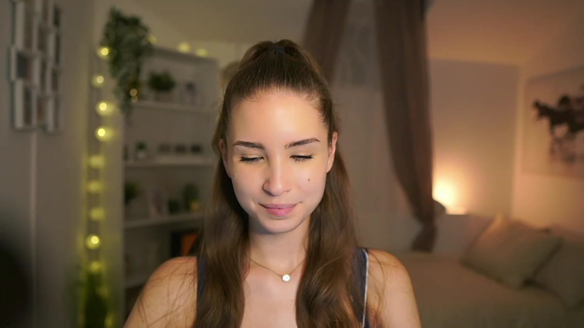 Gallery image thumbnail from Shy_jane's myfreecams stream on, 12/30/2023, 16:56 image 10 of 20