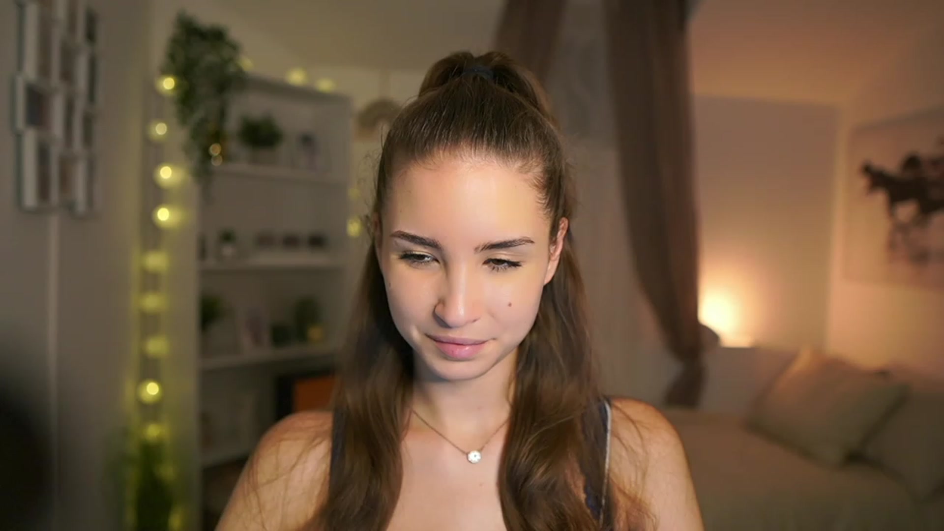 Gallery image thumbnail from Shy_jane's myfreecams stream on, 12/30/2023, 16:56 image 3 of 20