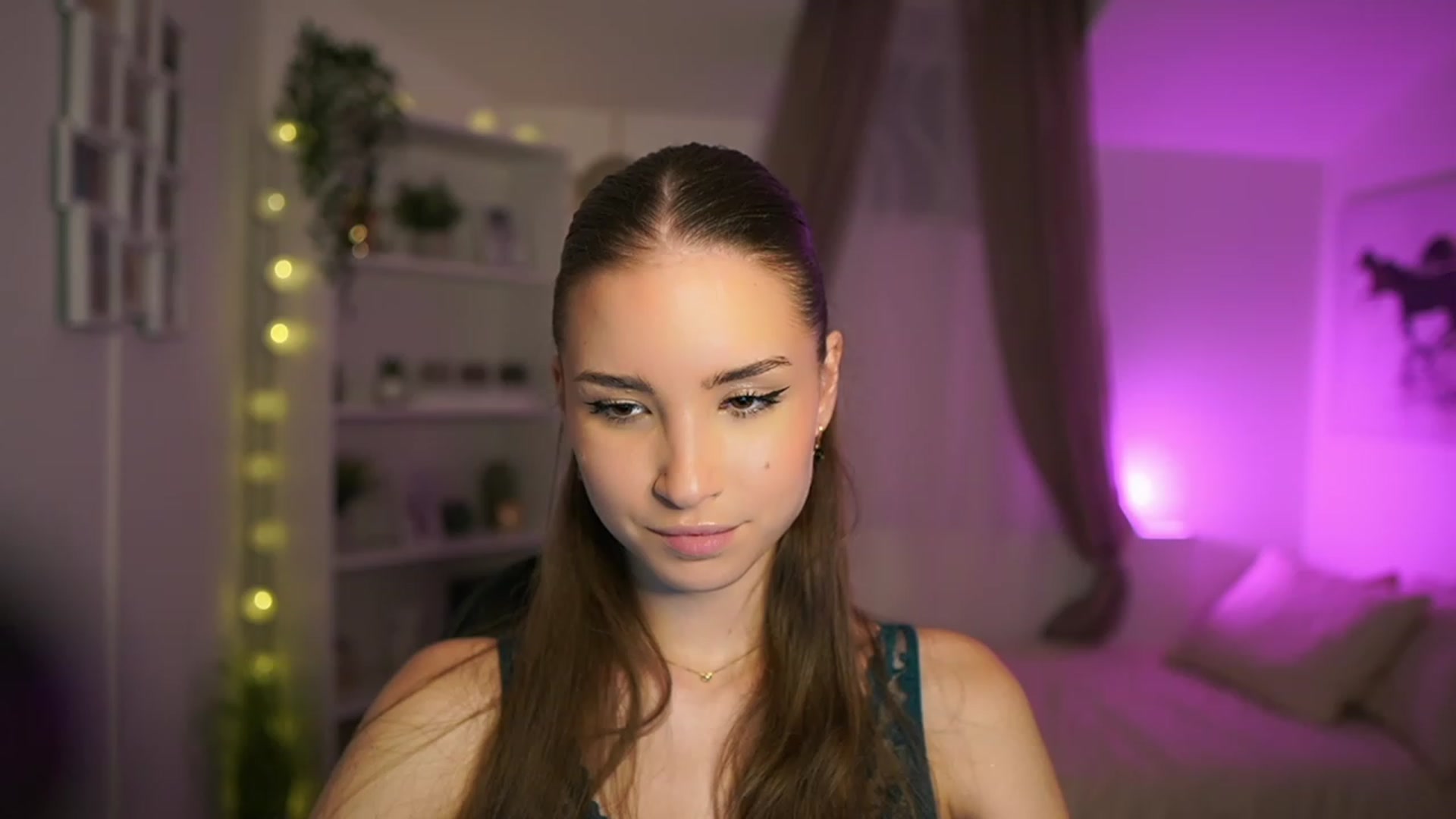 Gallery image thumbnail from Shy_jane's myfreecams stream on, 01/03/2024, 17:45 image 12 of 20