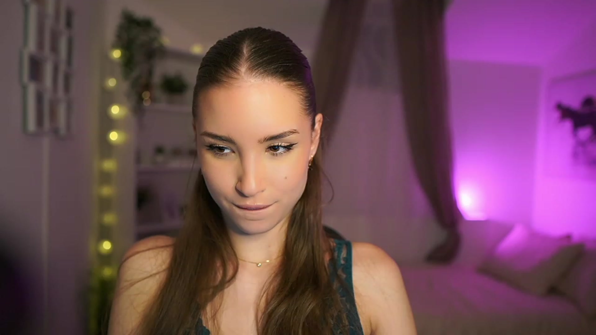 Gallery image thumbnail from Shy_jane's myfreecams stream on, 01/03/2024, 17:45 image 11 of 20