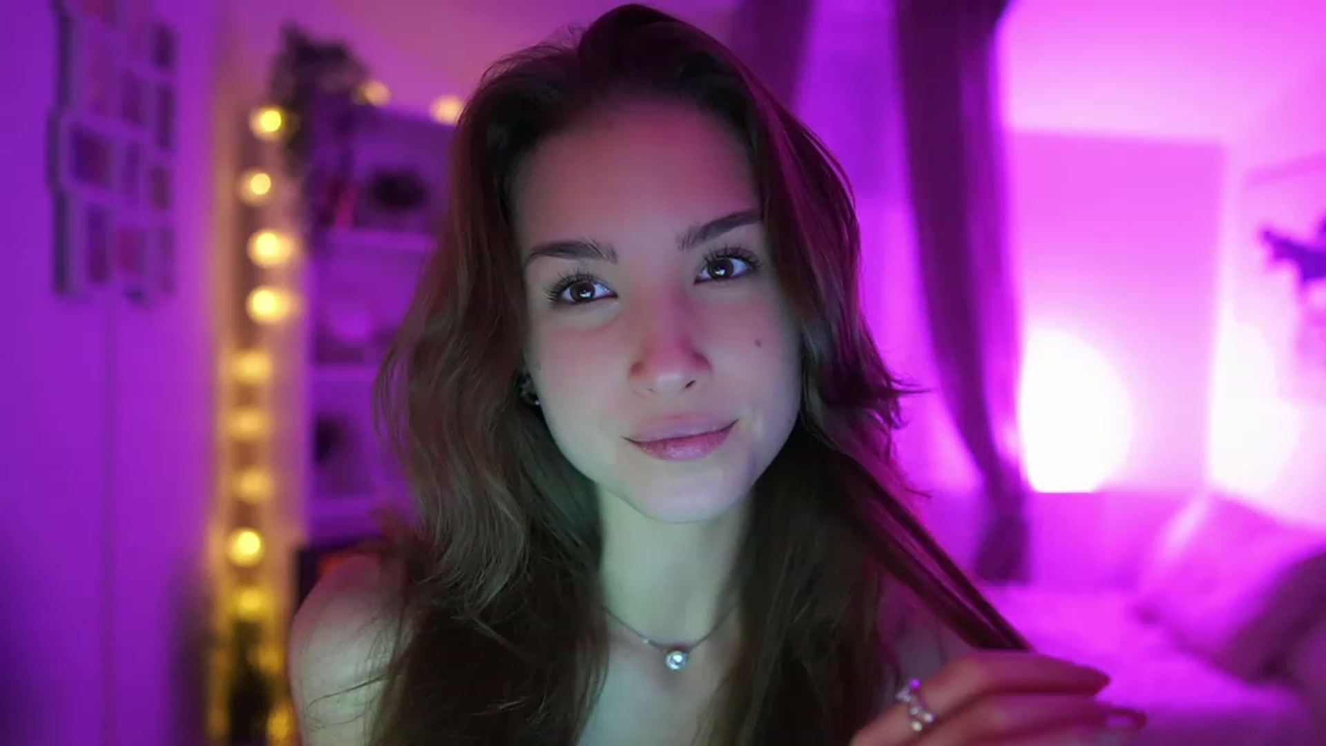 Gallery image thumbnail from Shy_jane's myfreecams stream on, 01/30/2024, 13:07 image 3 of 20
